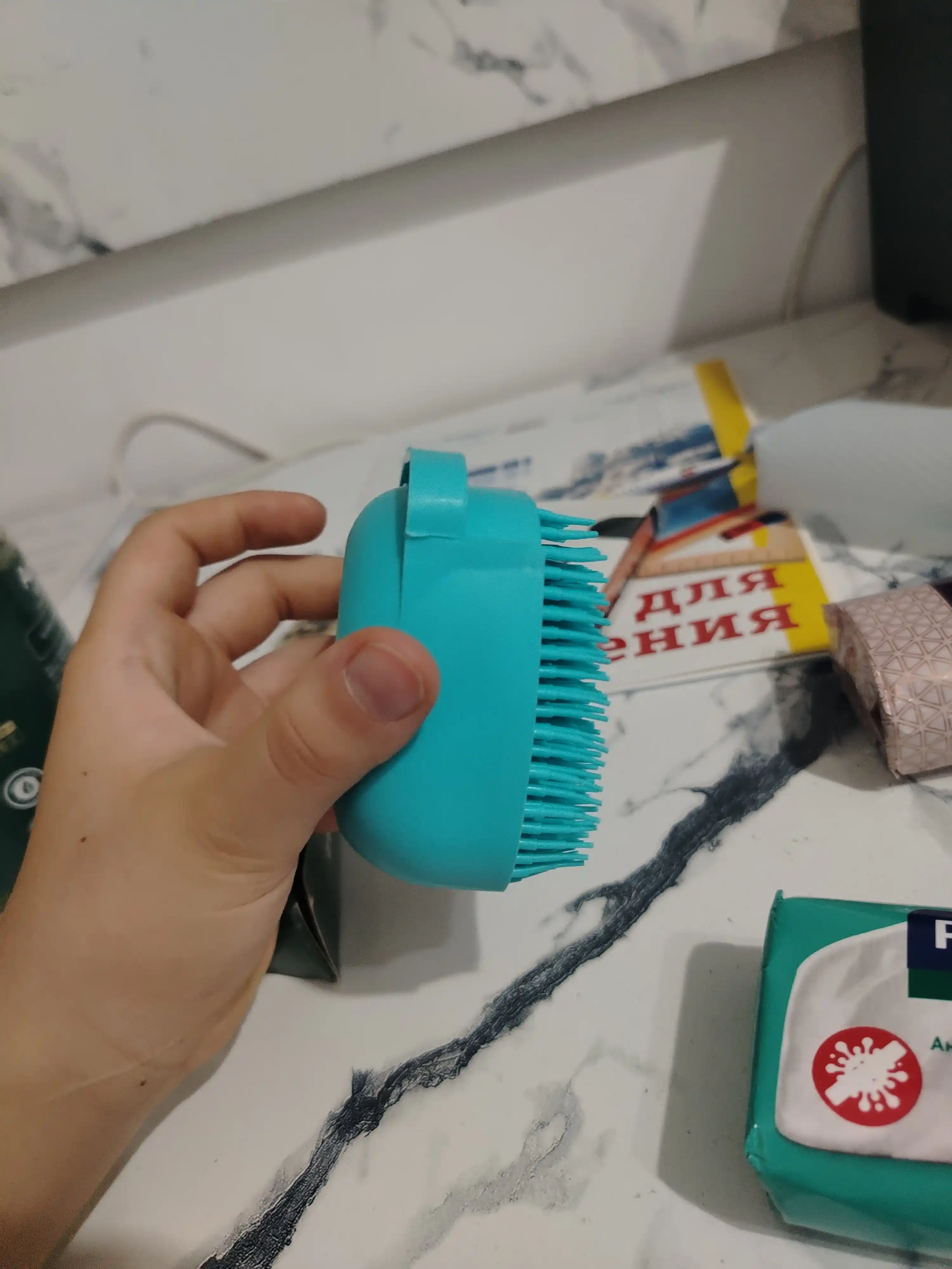 Dispenserli silikon cho'milish mochalkasi, dush massaj cho'tkasi