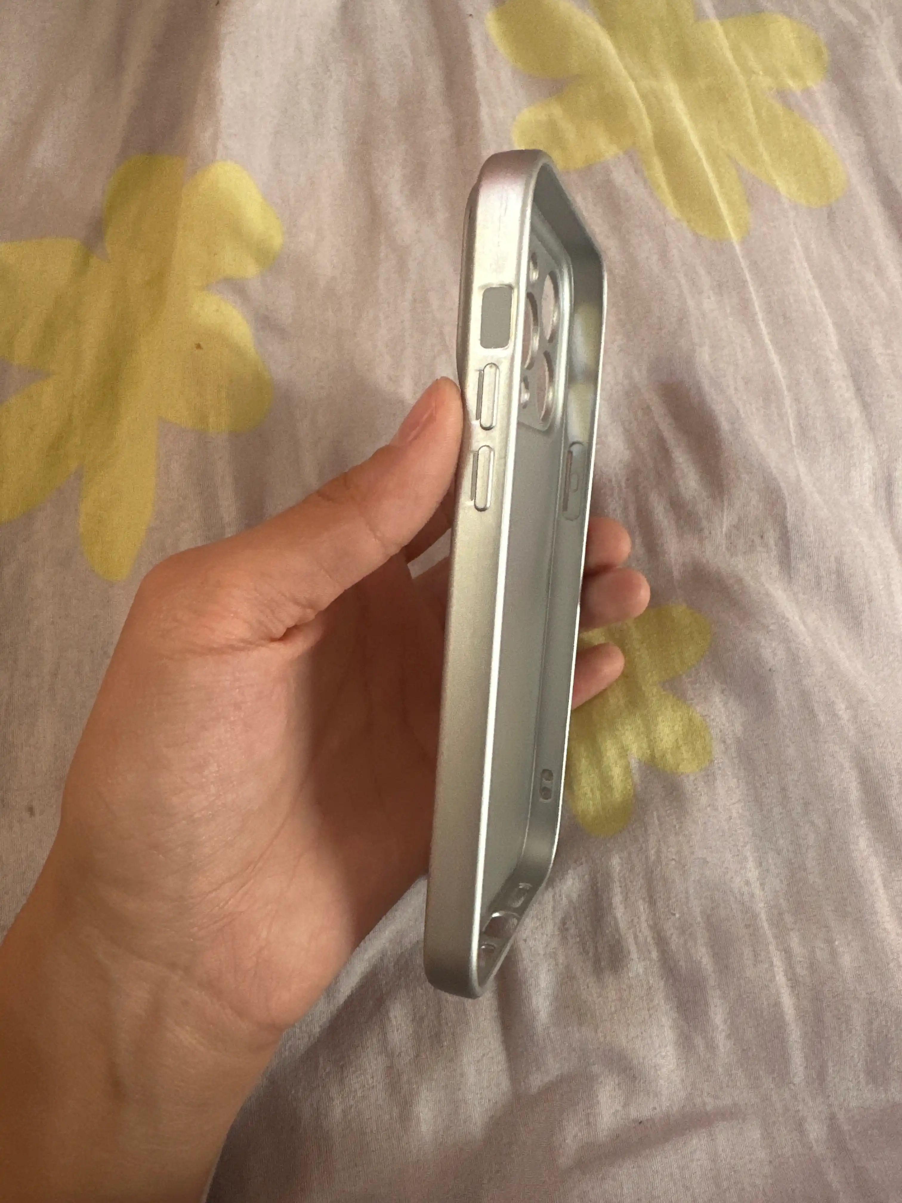 IPhone modellari uchun premium sifatli charm chehol, Limited Edition