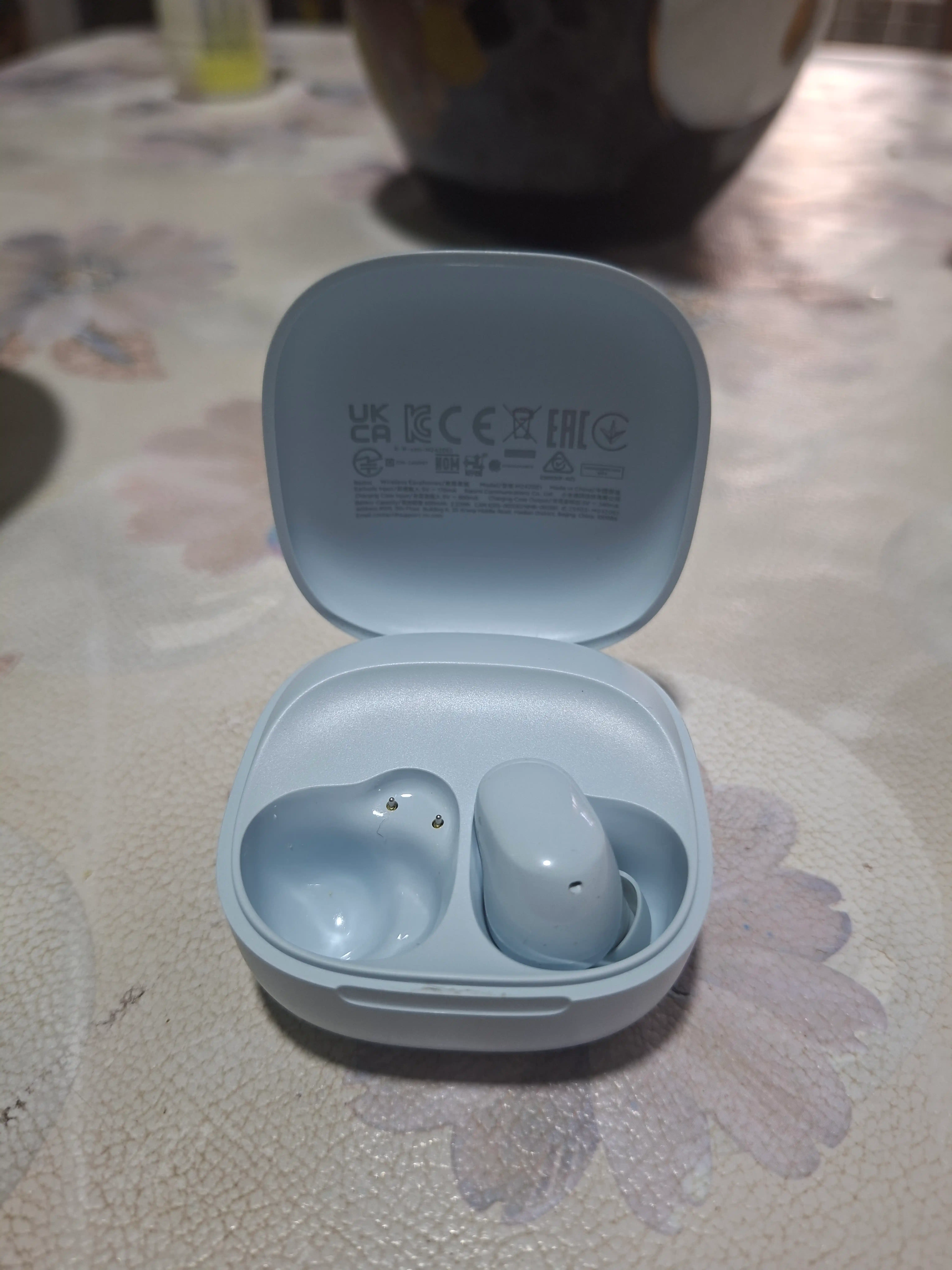 Redmi buds 6 play simsiz quloqchinlari, 36 soatgacha musiqa tinglash