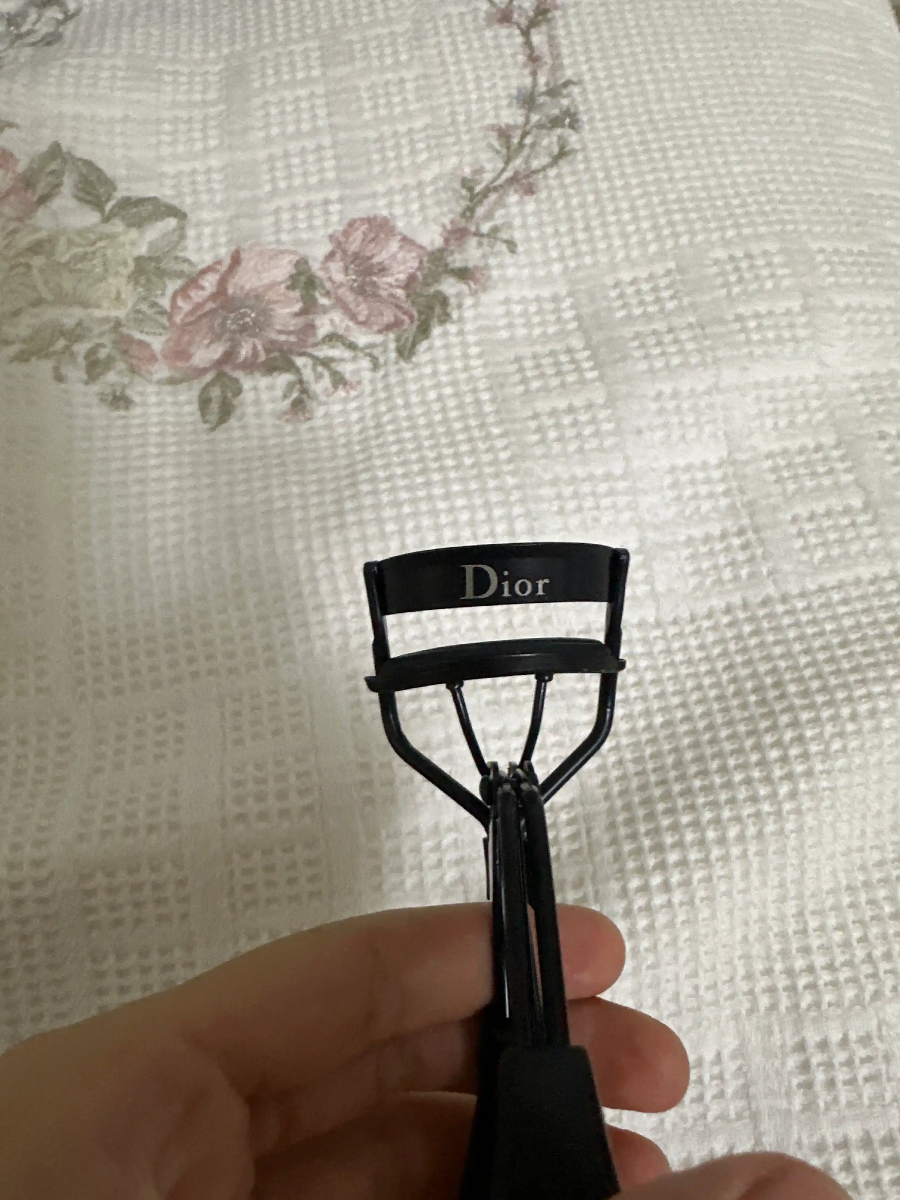 Kipriklarni jingalak qilish uchun qisqichlar, Dior qisqichlari, kerler