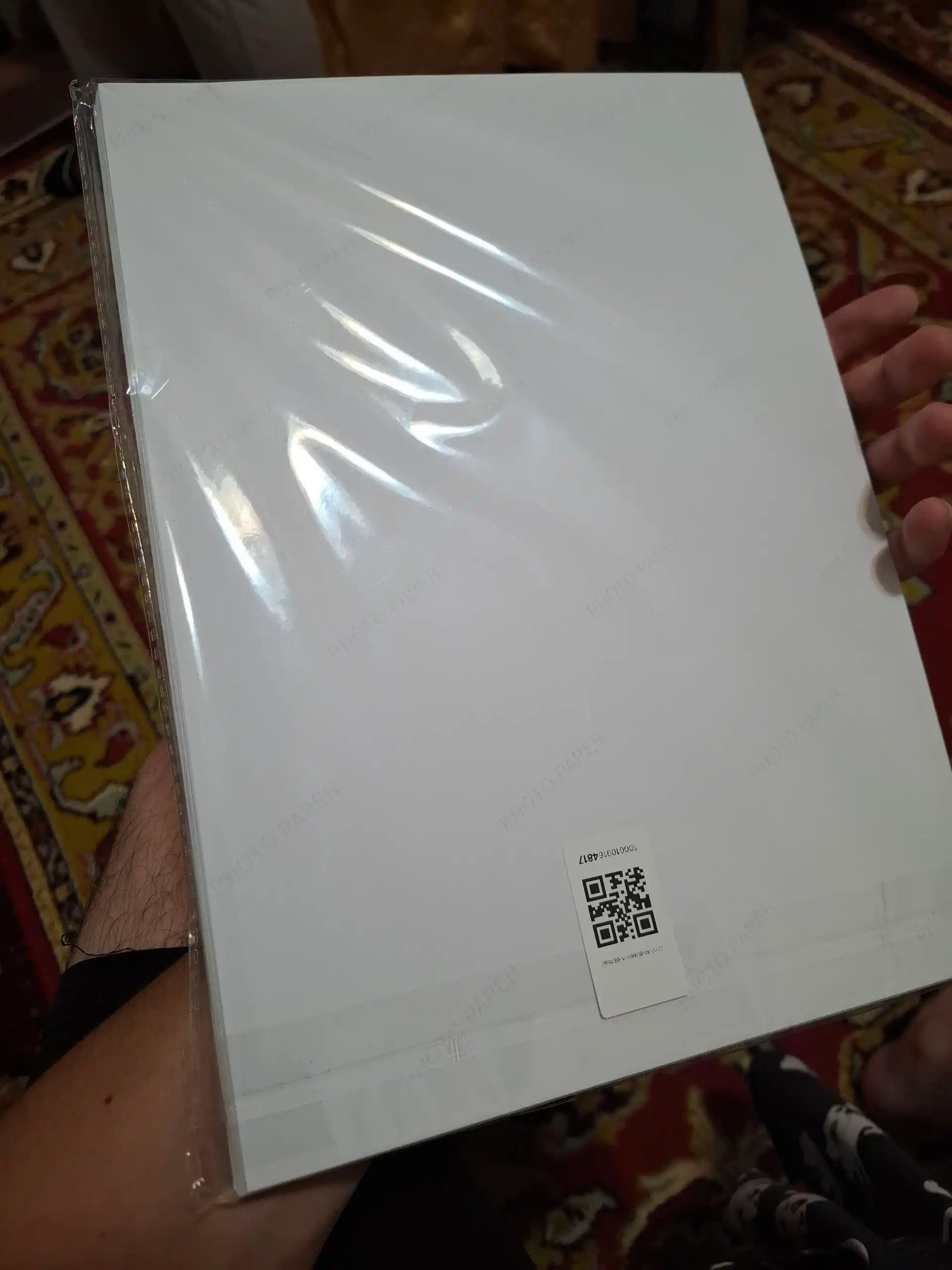 Printer, stikerlar va yorliqlar uchun o‘zi yopishadigan A4 oq yaltiroq qog‘oz