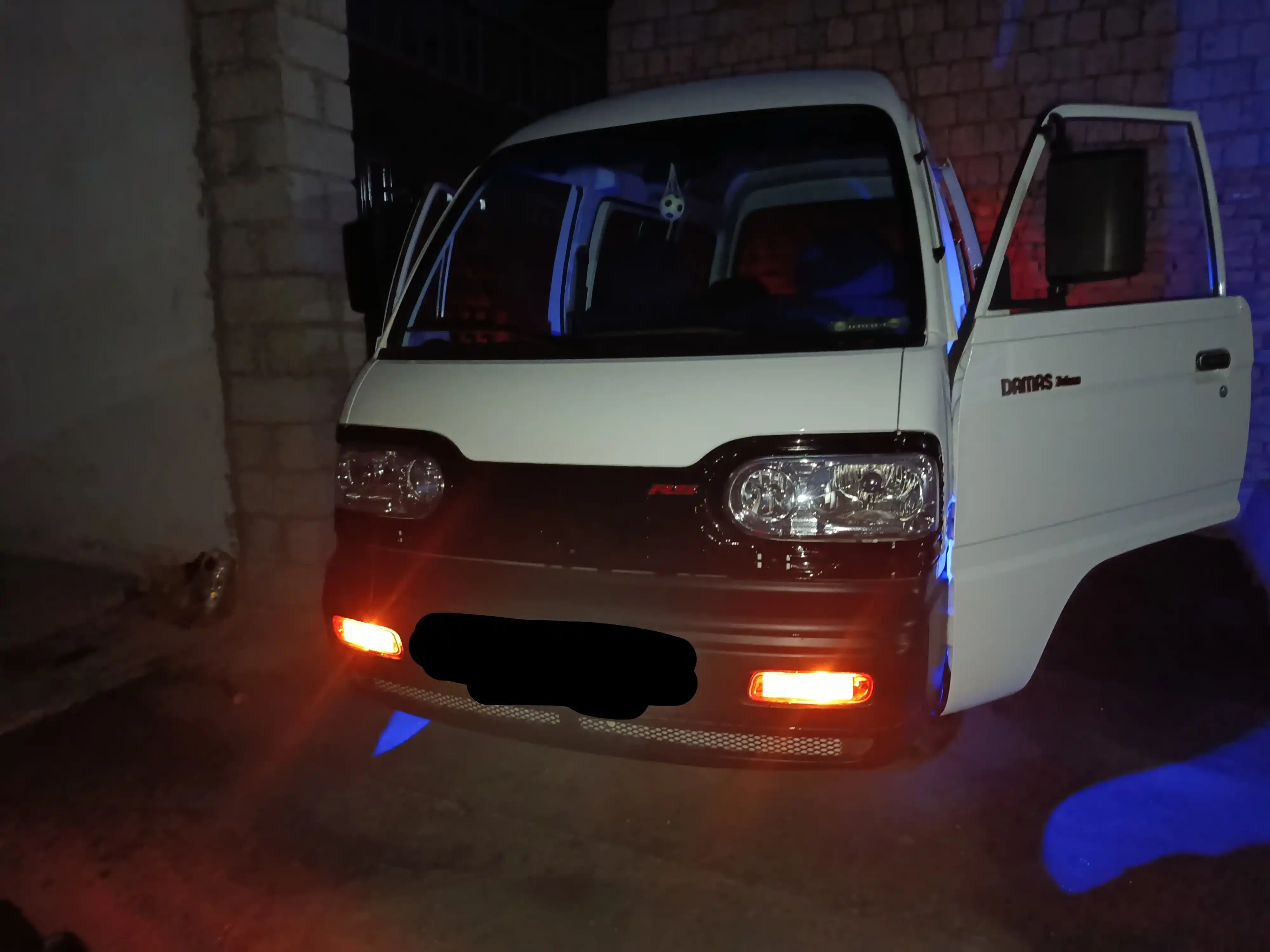 DAMAS old bamperi uchun bezak qoplama, qora va kulran RSg ranglar, RS va chazor dizayn