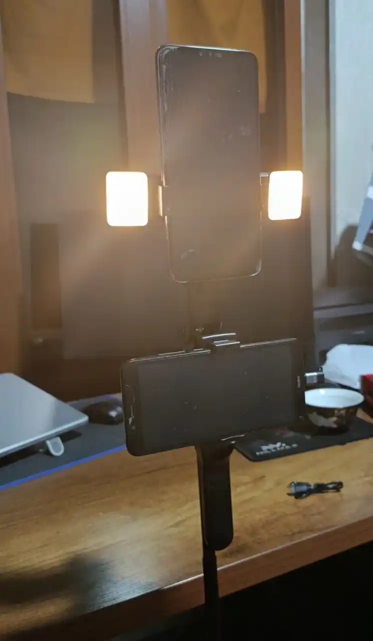 Shtativ telefon, 180 sm 4 tasi 1 da, 2ta LED chiroq & Bluetooth: monopod, selfi tayoqchasi