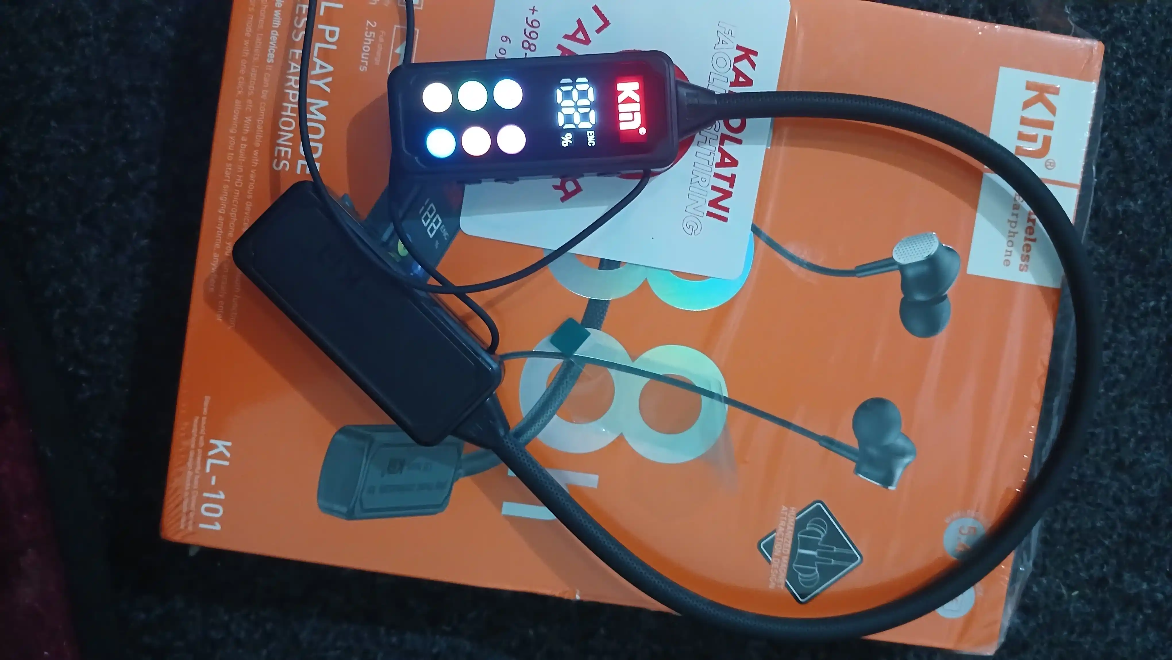 Bo'yinli simsiz quloqchin KIN KL101 ENC mikrofon TF karta 1100 mAh batareya