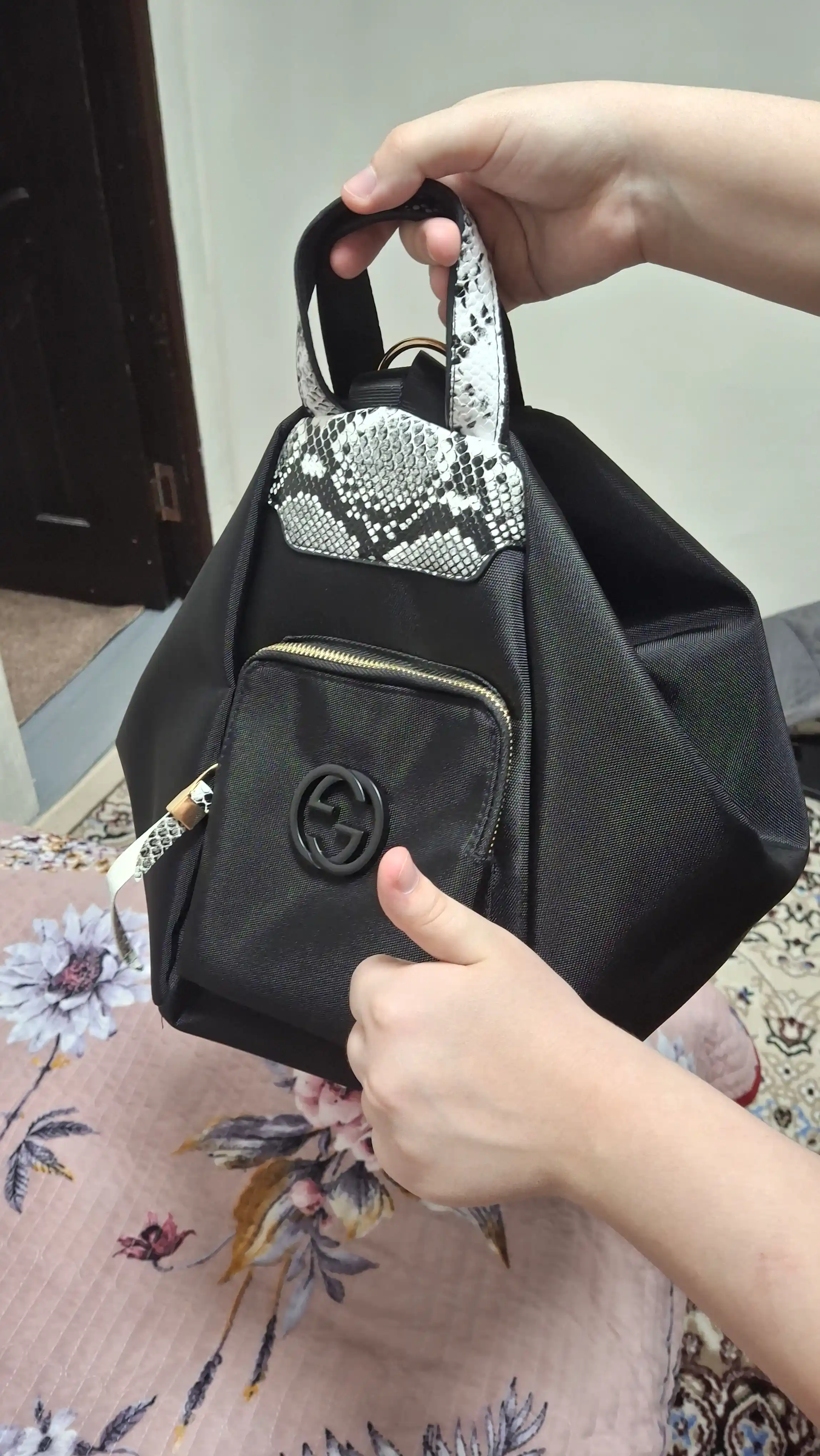 Женский рюкзак в стиле GUCCI, подходит для повседневного использования и путешествий