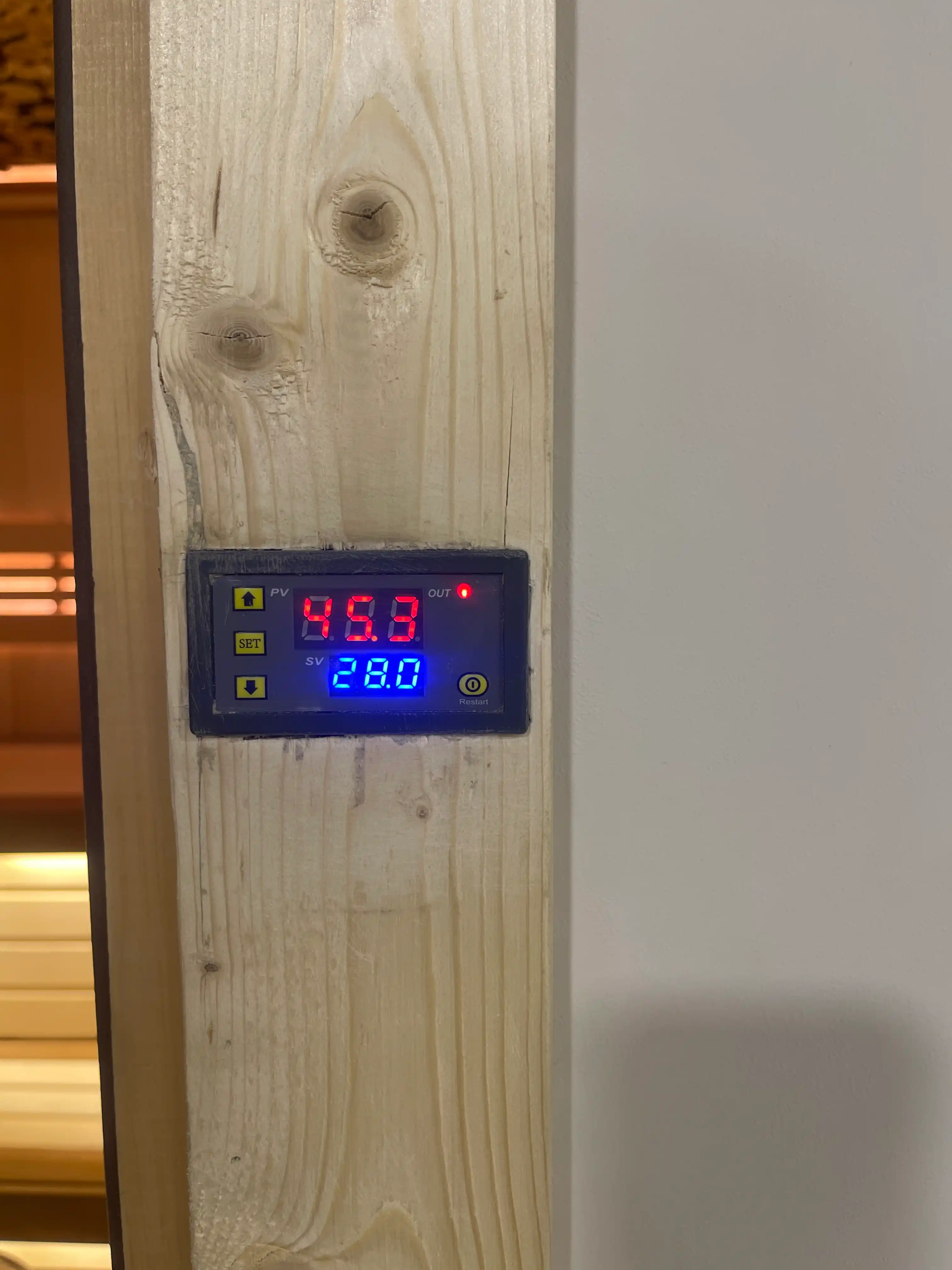 W3230 raqamli termoregulyator 220V -50…+120°C, M12×1.5 datchikli, 10A