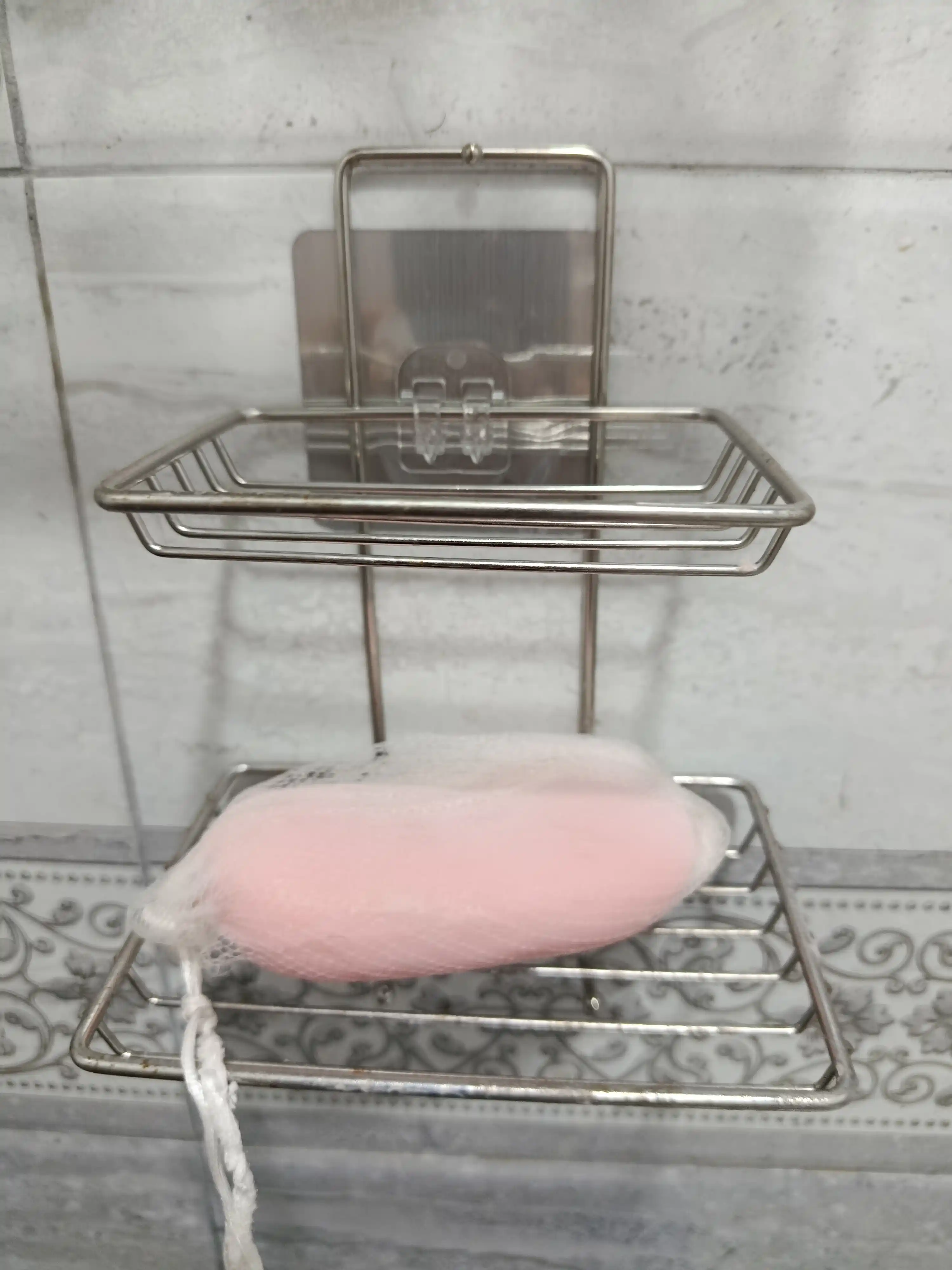 Devorga o'rnatilgan sovun ushlagichi, drenajli