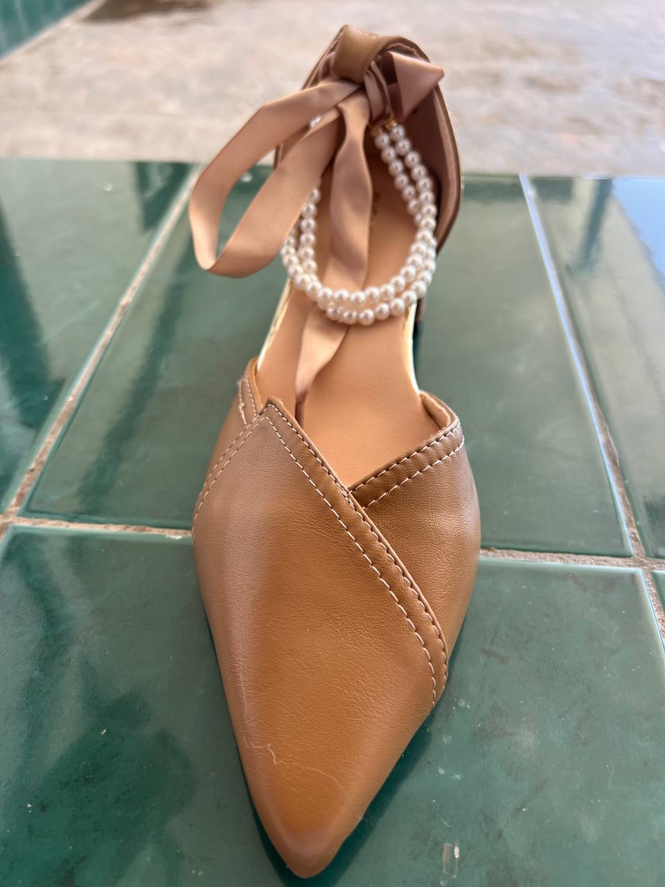 Женские туфли Slingback на устойчивом каблуке, остроносые, с жемчужным ремешком, классические