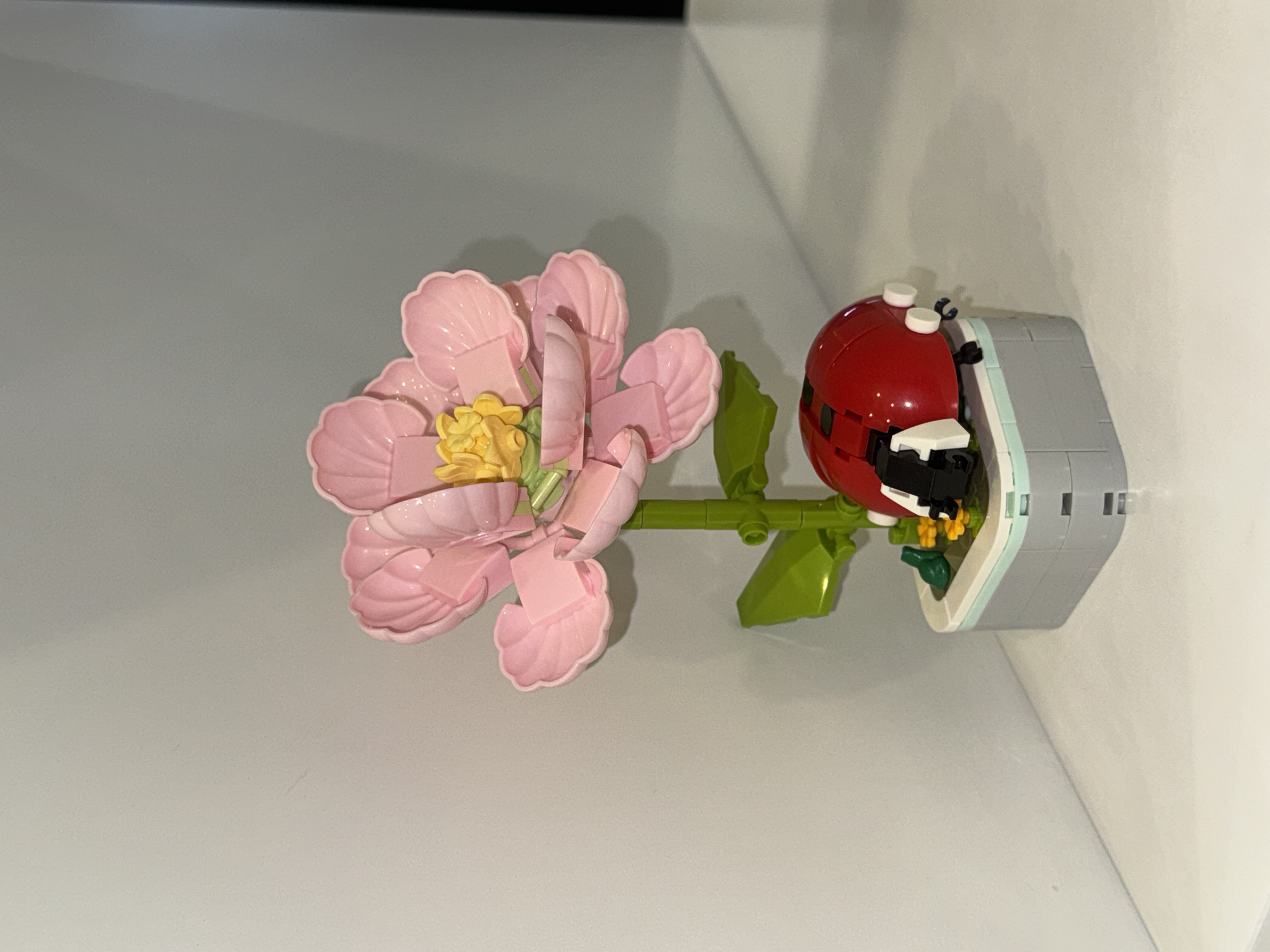 Konstruktor Lego Gullar va kapalak konstruktori 201 detal, yig‘iladigan gulli kompozitsiya