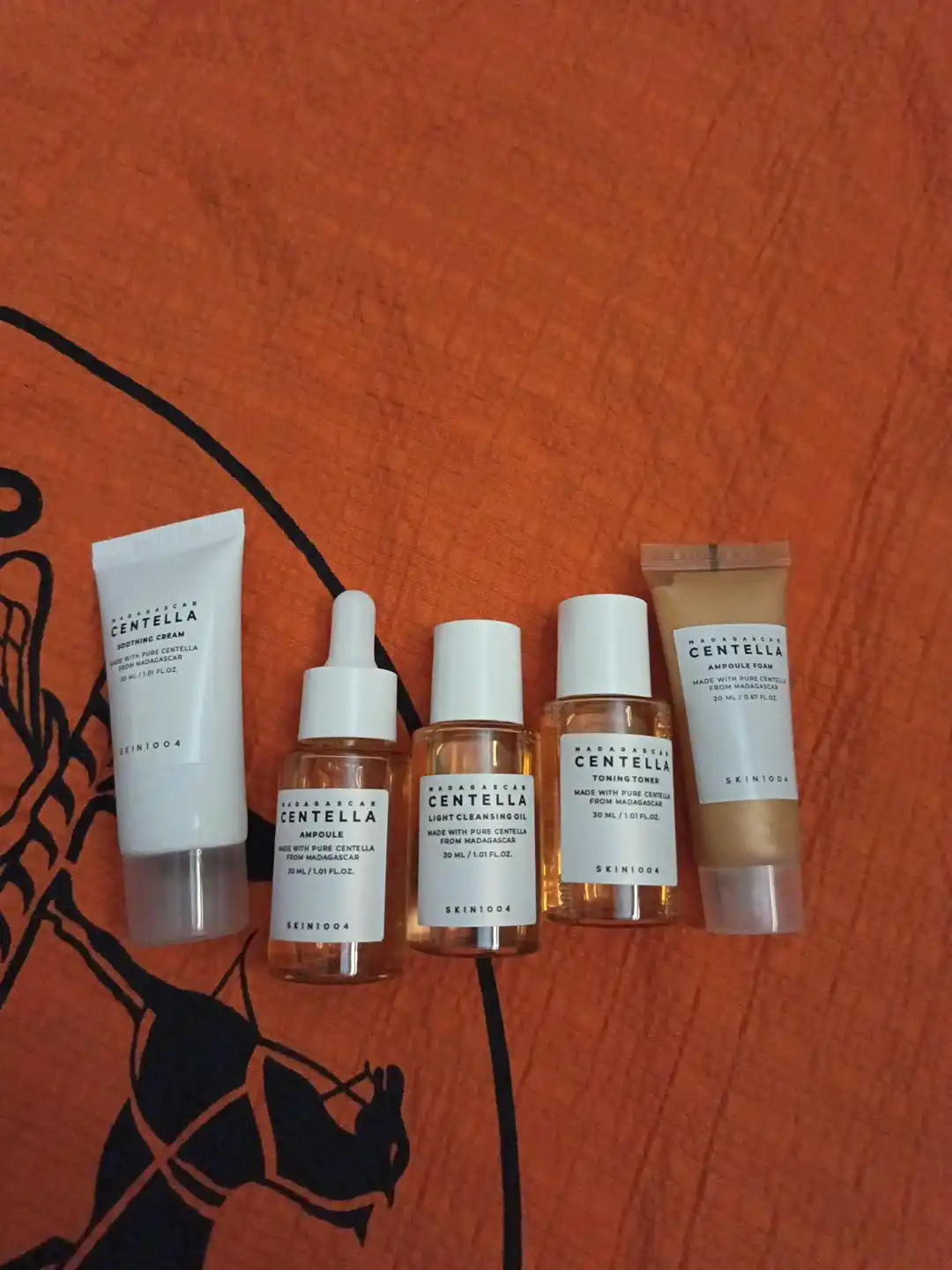 Quyoshdan krem SKIN1004 Madagascar Centella Hyalu-Cica Water-Fit SPF50/PA++++, 50 ml