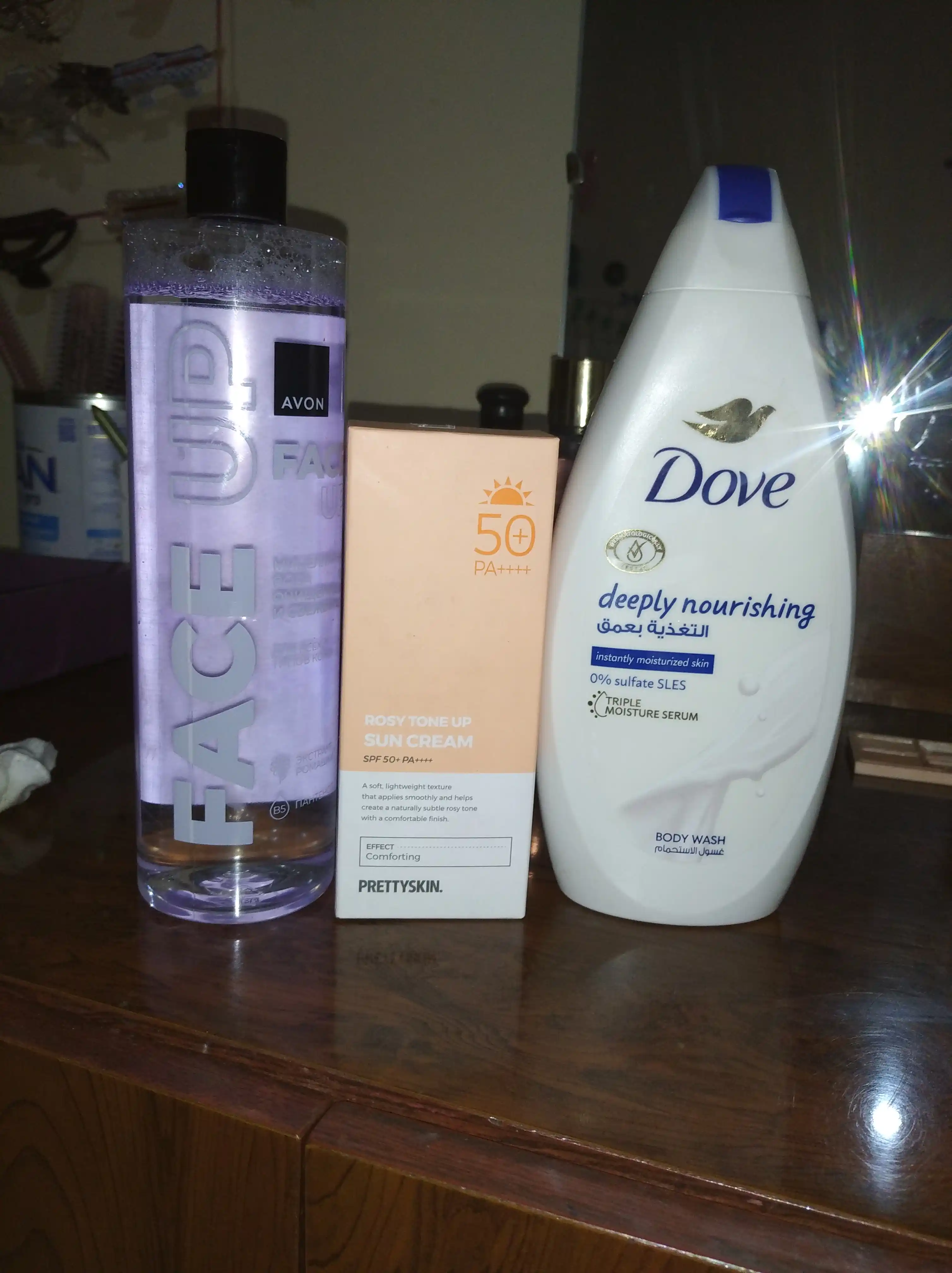 Avon Face Up seriyali "Tozalash va yangilik" mitsellyar suvi, 500 ml