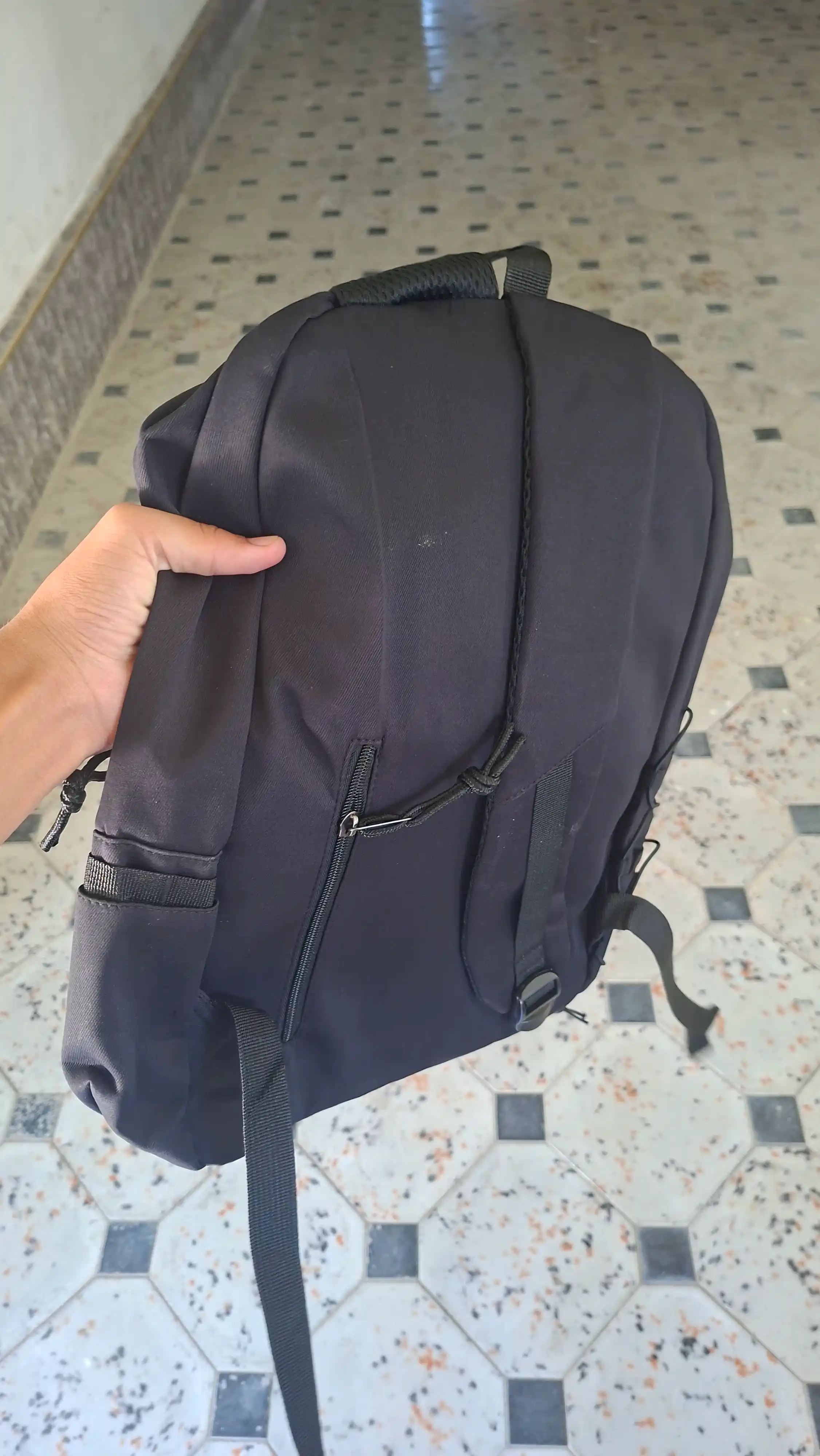 Kundalik ryukzak, yengil va qulay dizayn
