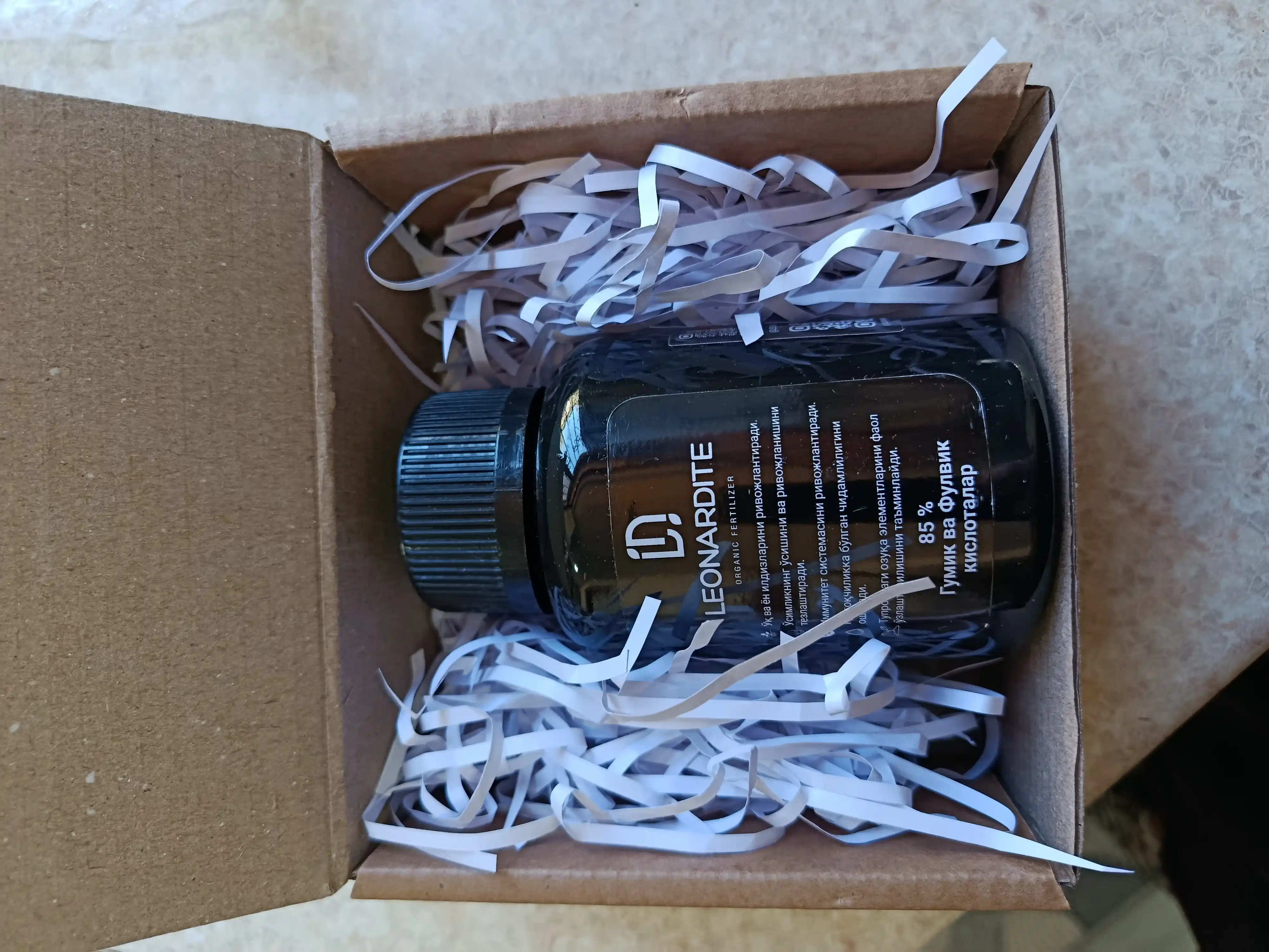 Uy va bog‘ o‘simliklari uchun Leonardite organik o‘g‘iti, 220 ml