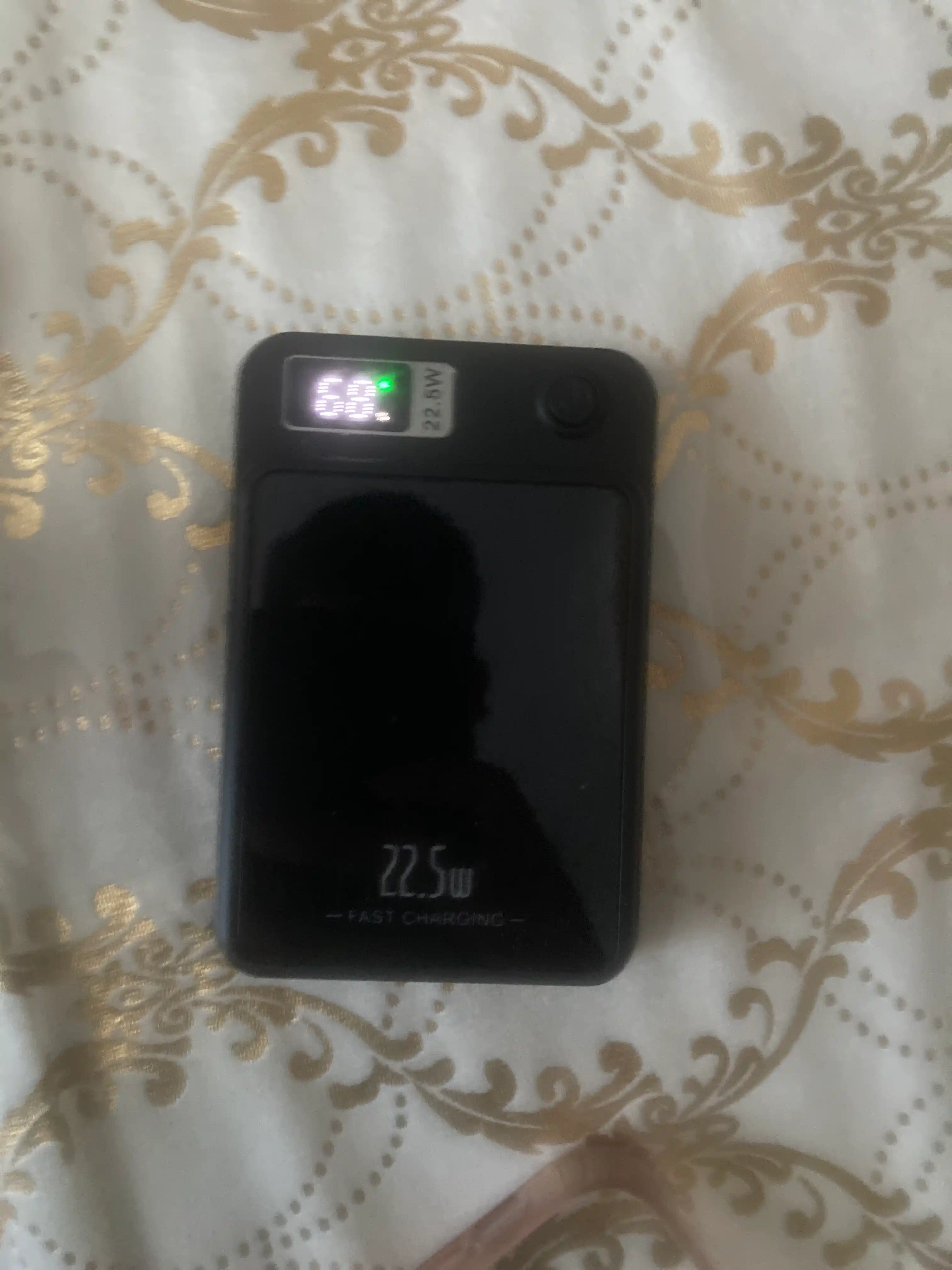 Tashqi akkamulyator, simsiz Power Bank, 10 000 mA/soat , 22.5W quvvatlash, MagSafe