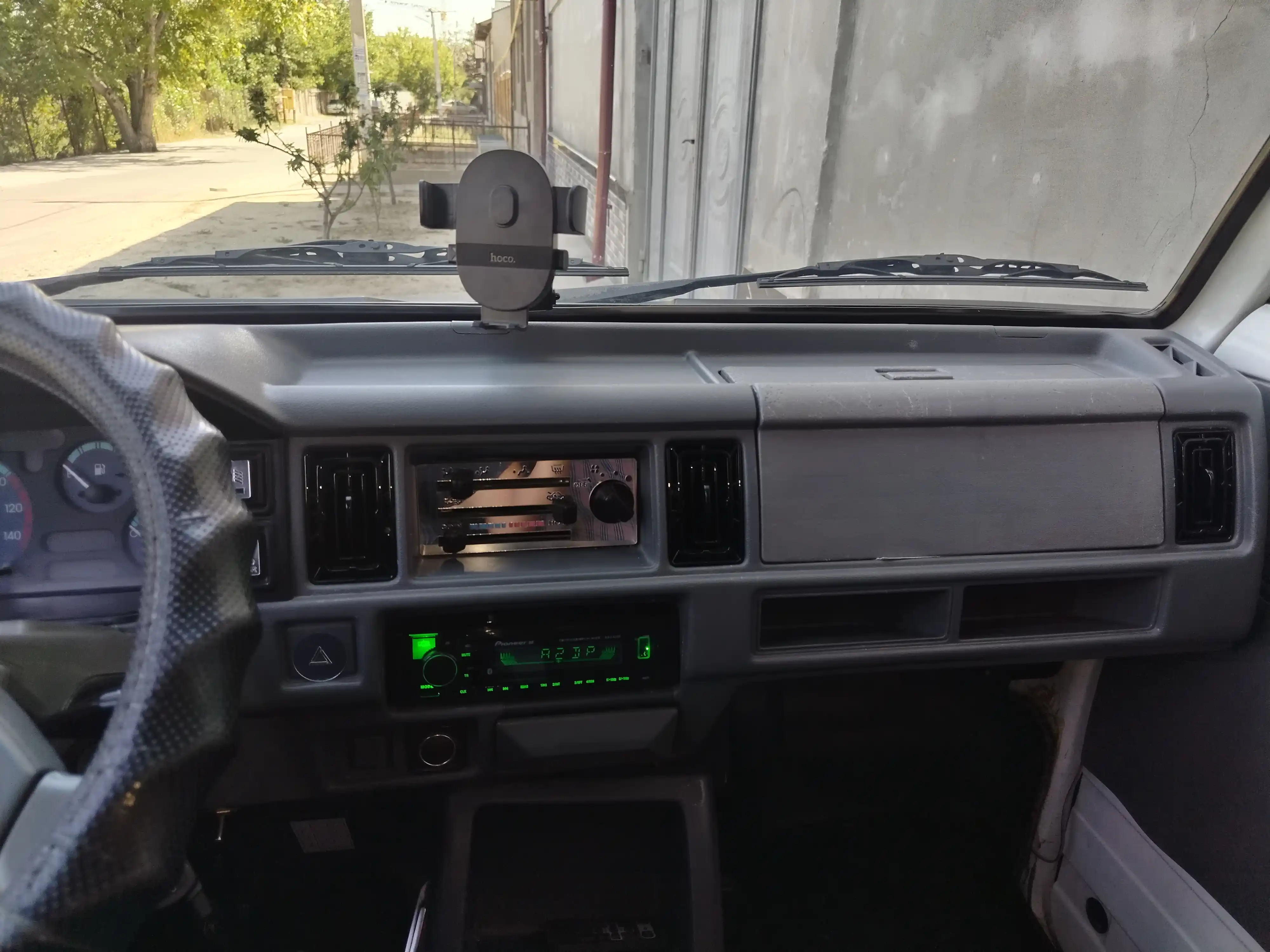 Damas uchun Mercedes uslubidagi premium salon deflektori (havo chiqarish panjarasi)