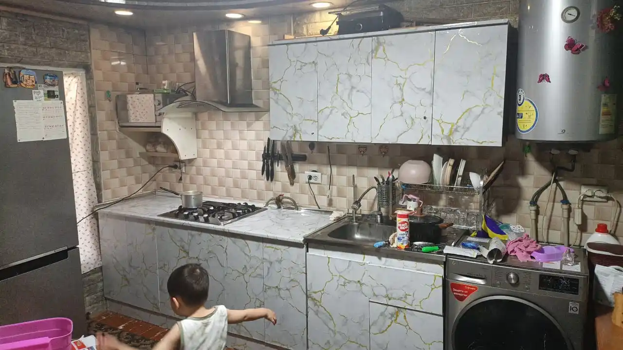 Oshxona uchun o‘zi yopishadigan alyuminiy stiker, mebel va devorlar uchun plyonka