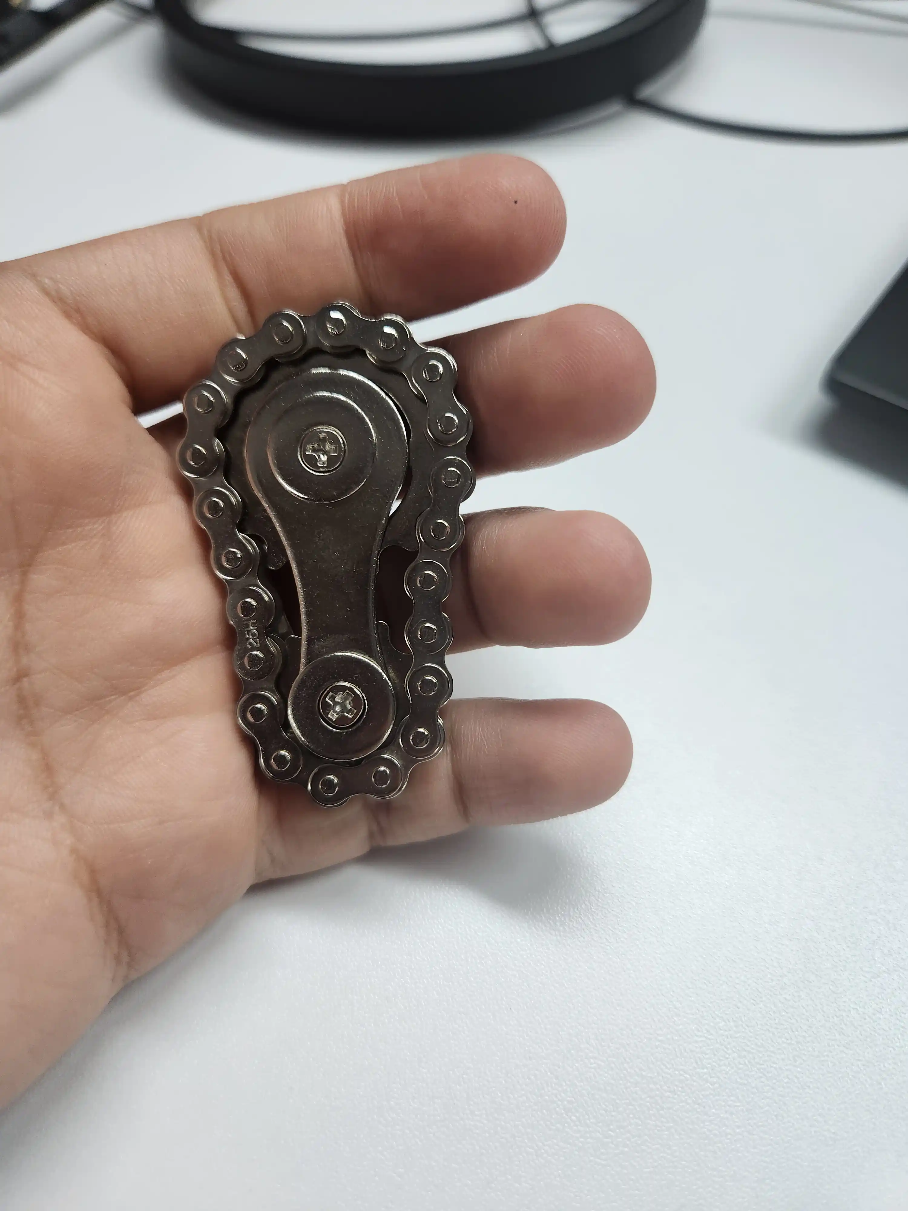 Bolalar va kattalar uchun antistress o‘yinchoq, barmoq giroskopi, spinner