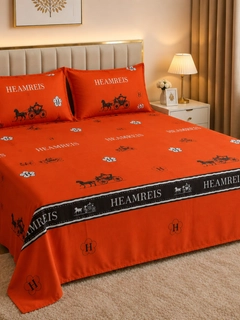 Оранжевый