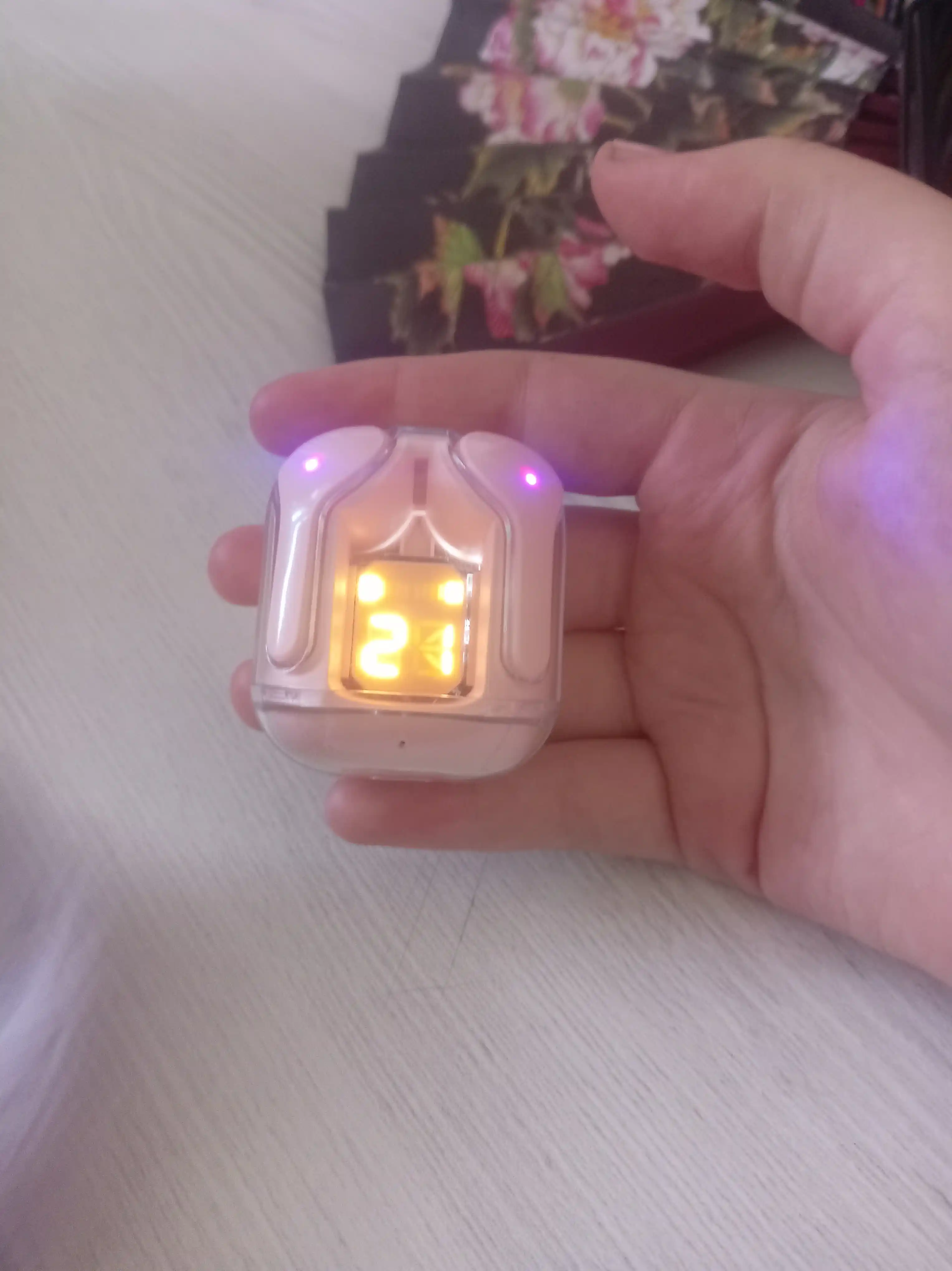 Displey va mikrofonli Air31 simsiz quloqchinlari, iOS va Android uchun