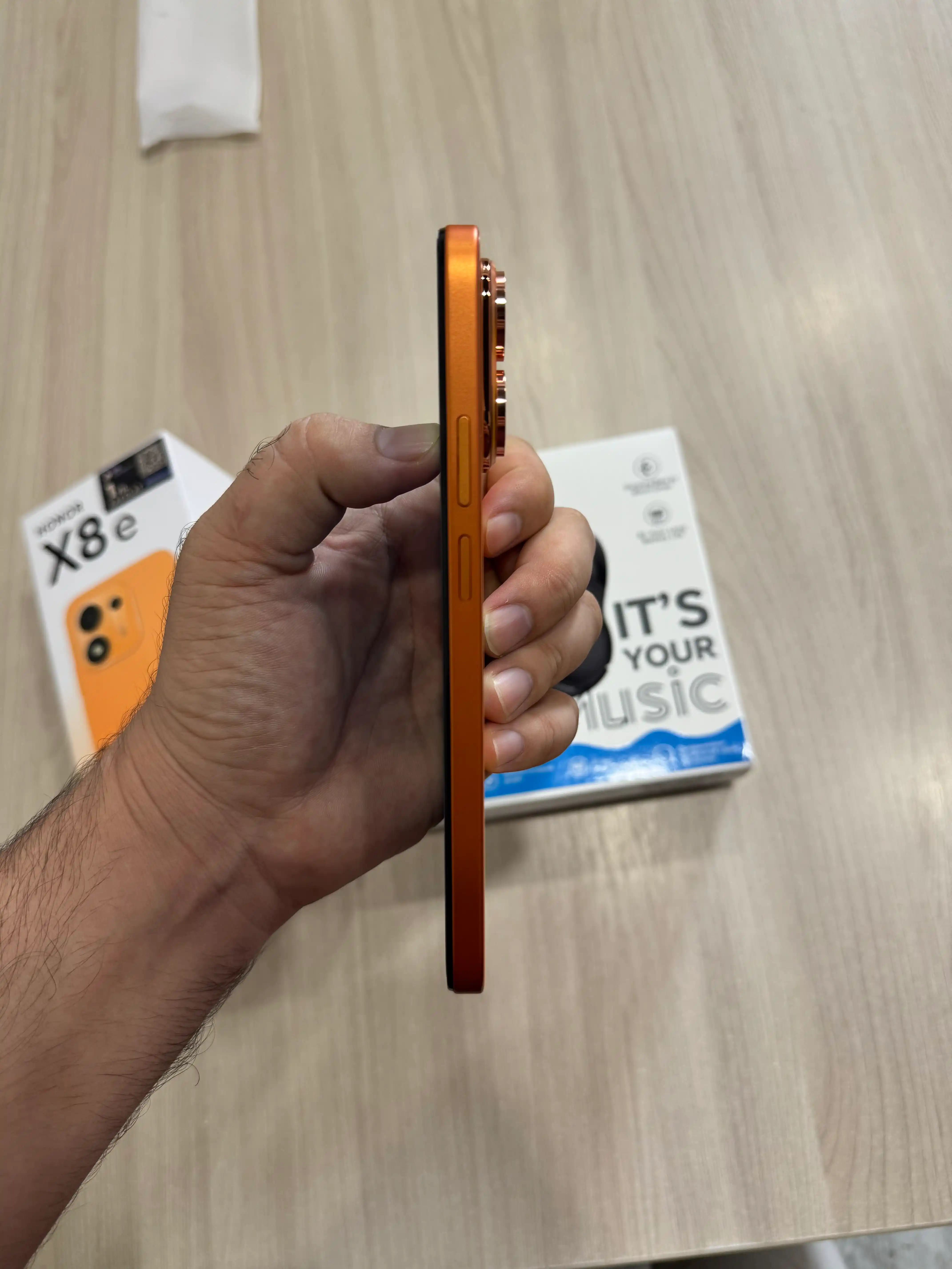HONOR X8e 6/256 GB smartfoni, 108 MP kamera, 7700 mA·soat, 120 Hz ekran