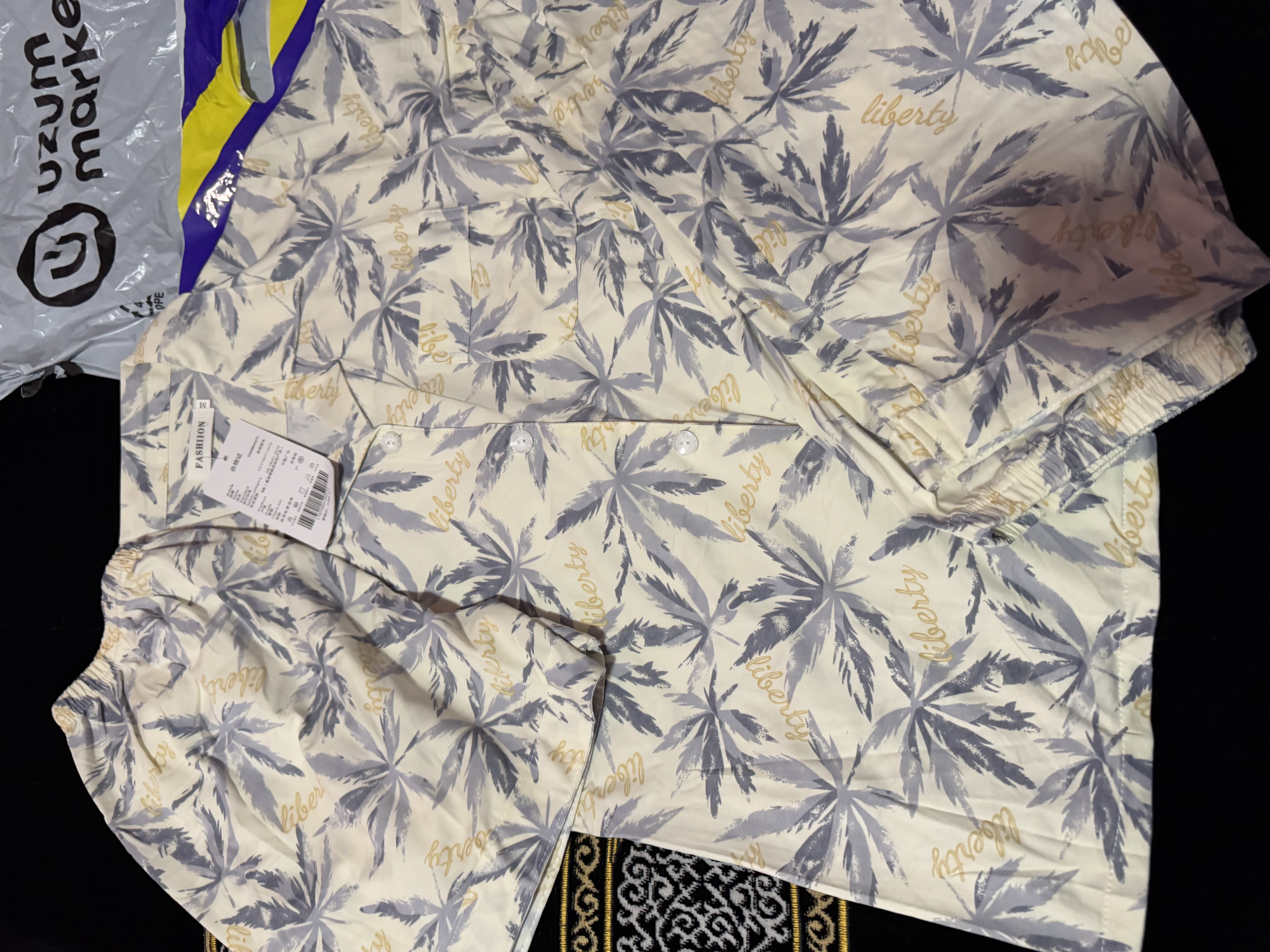 Женская пижама 3 в 1 из мягкой и приятной к телу полиэстеровой ткани + пеньюар в подарок