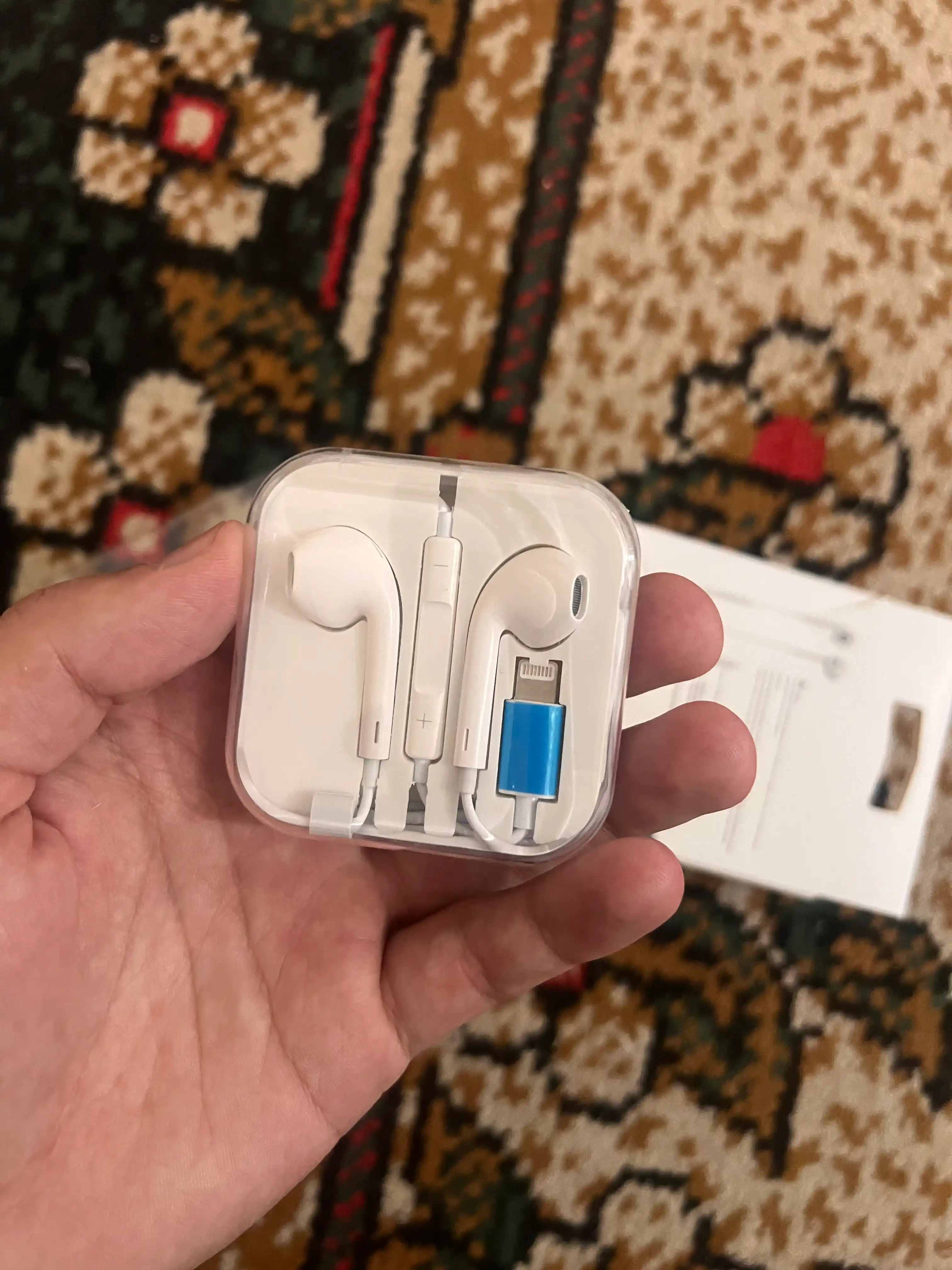 Samsung va Iphone telefonlari uchun Type-C va Lighting simli quloqchinlari