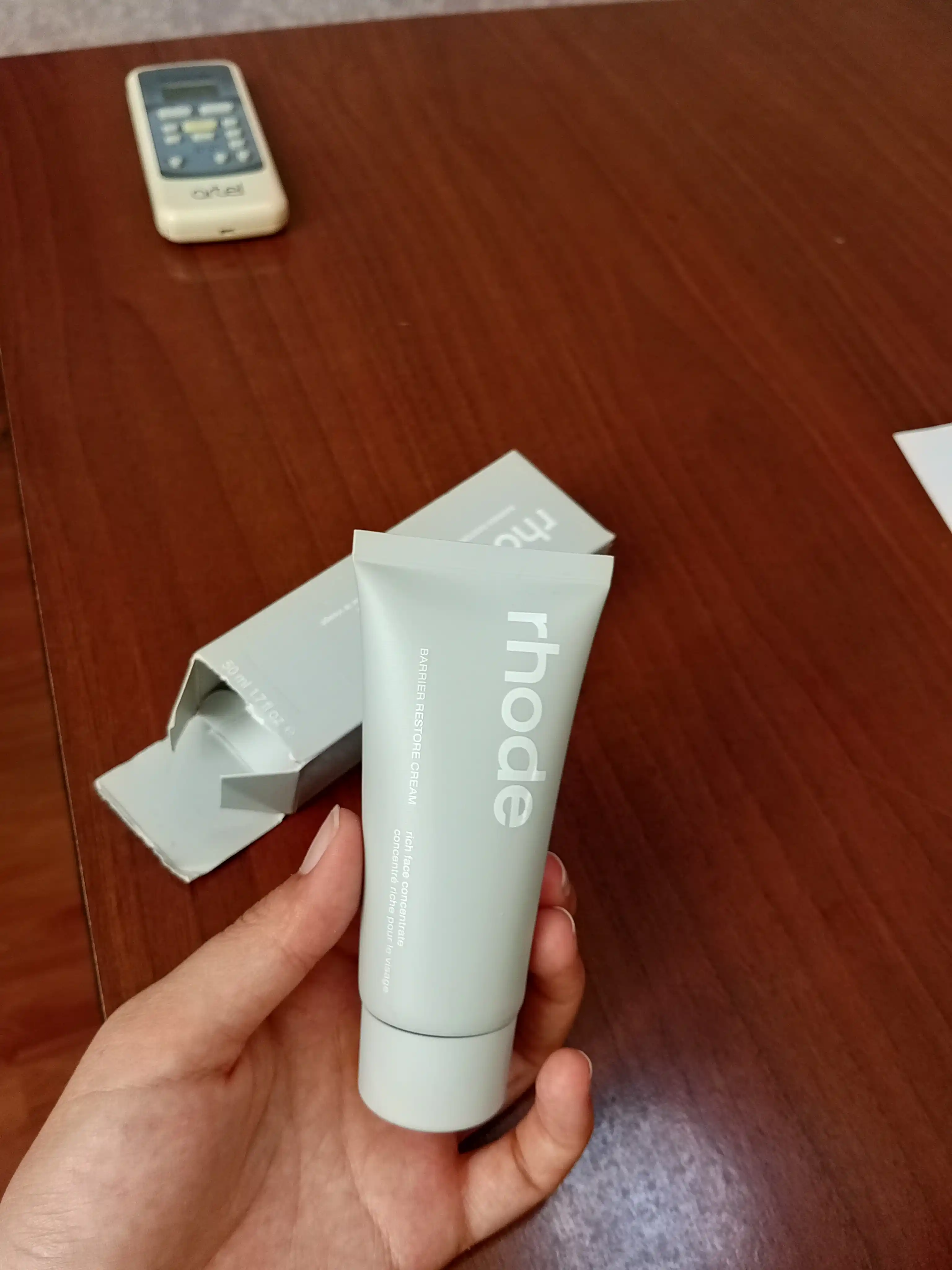 Rhode Barrier Restore Cream - terini himoya qilish va tiklash uchun universal krem