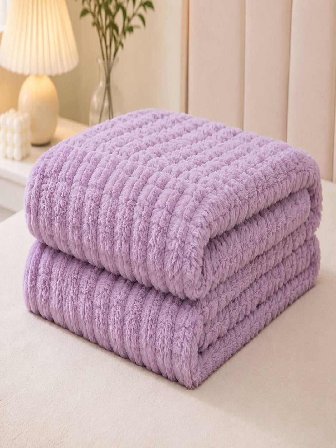 «Siren Nafosati» pled 200×220 sm, bir qatlamli, siren rangda, yumshoq va shinam