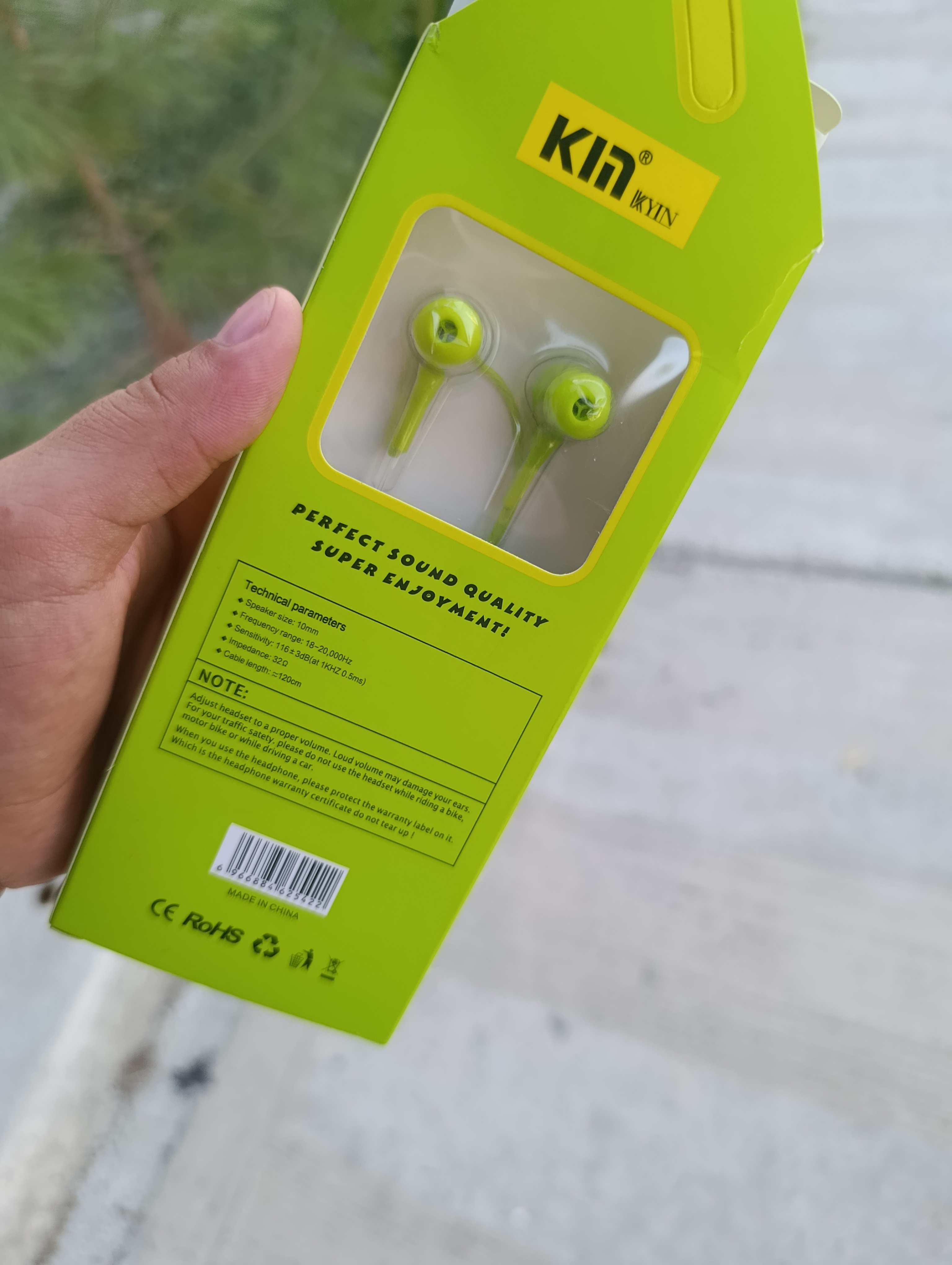Simli quloqchin KIN K28, mikrofonli, 3.5mm jack, 10mm dinamik, 1.3m kabel