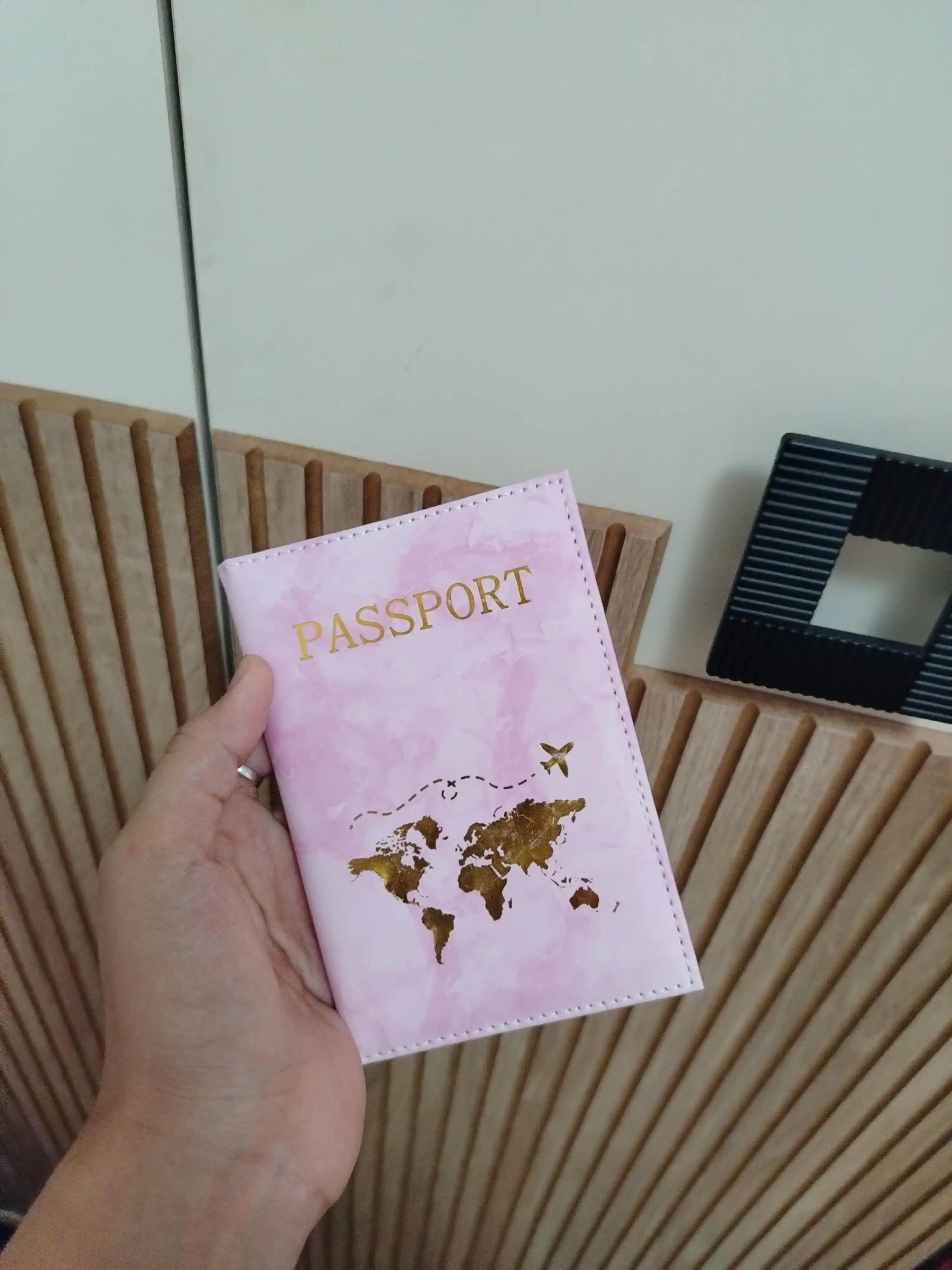 Xalqaro pasport uchun g'ilof
