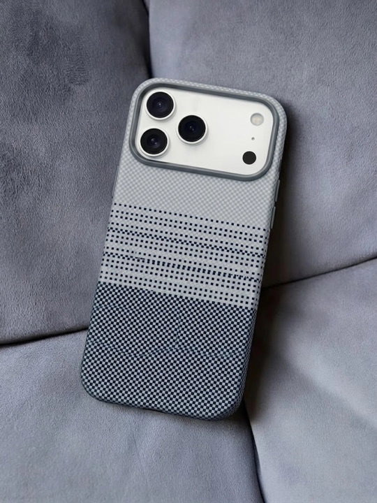 IPhone 17 va 18 Pro / Pro Max uchun Ultra Slim Carbon Style Case - o‘ta yupqa g‘ilof