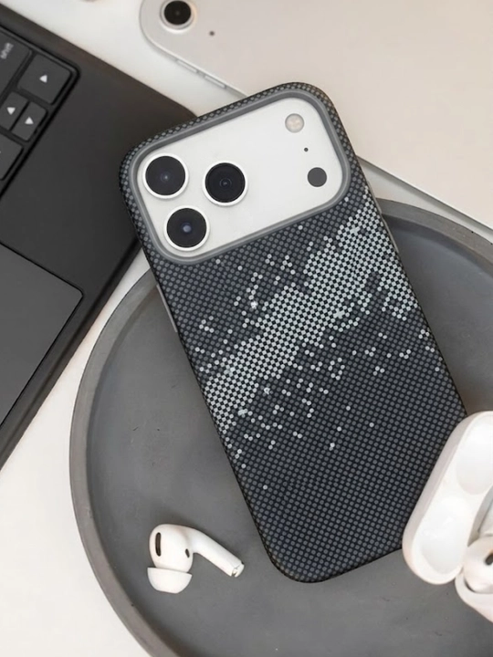 IPhone 17 va 18 Pro / Pro Max uchun Ultra Slim Carbon Style Case - o‘ta yupqa g‘ilof