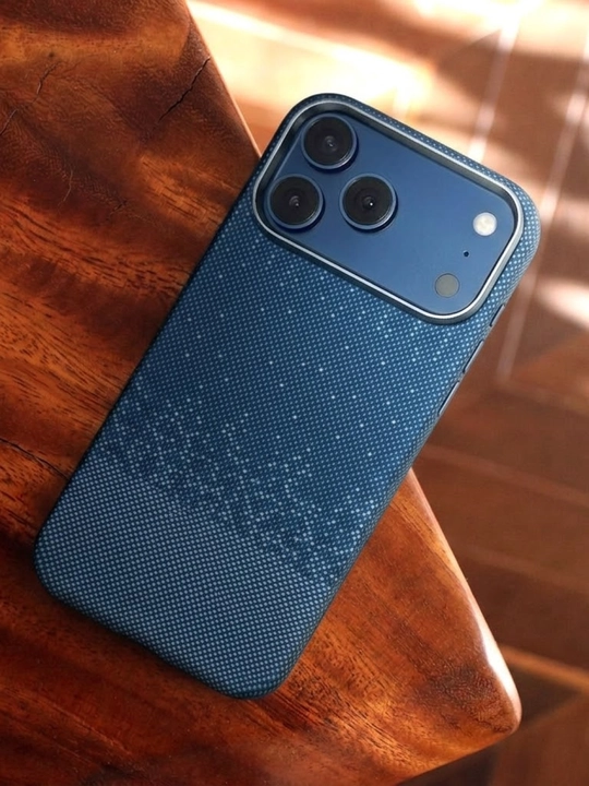 IPhone 17 va 18 Pro / Pro Max uchun Ultra Slim Carbon Style Case - o‘ta yupqa g‘ilof