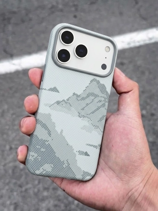 IPhone 17 va 18 Pro / Pro Max uchun Ultra Slim Carbon Style Case - o‘ta yupqa g‘ilof