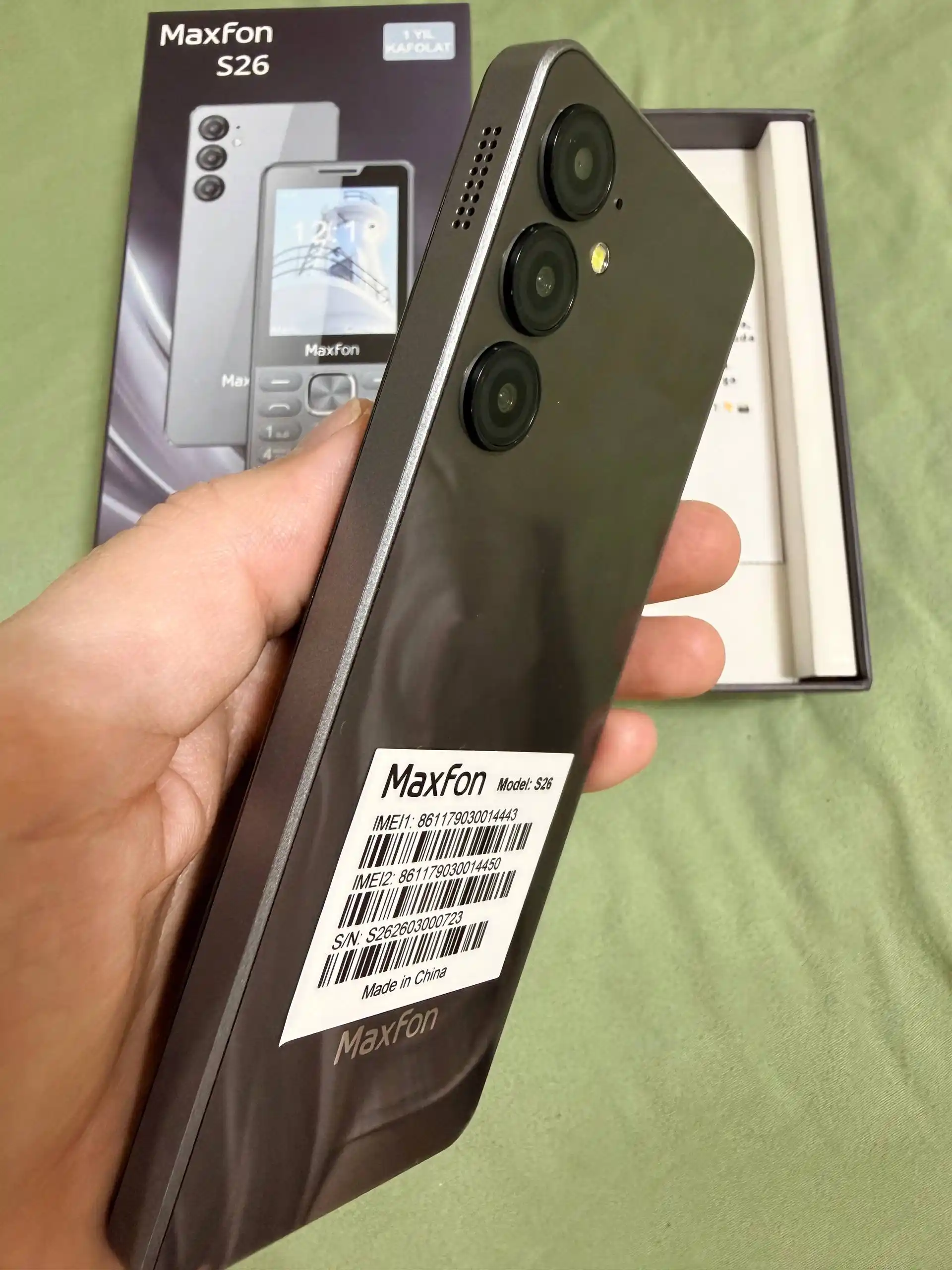 MaxFon S26 tugmali telefoni, 2 ta SIM-karta, Type-C zaryadlash, 1300 mAh, katta ekran