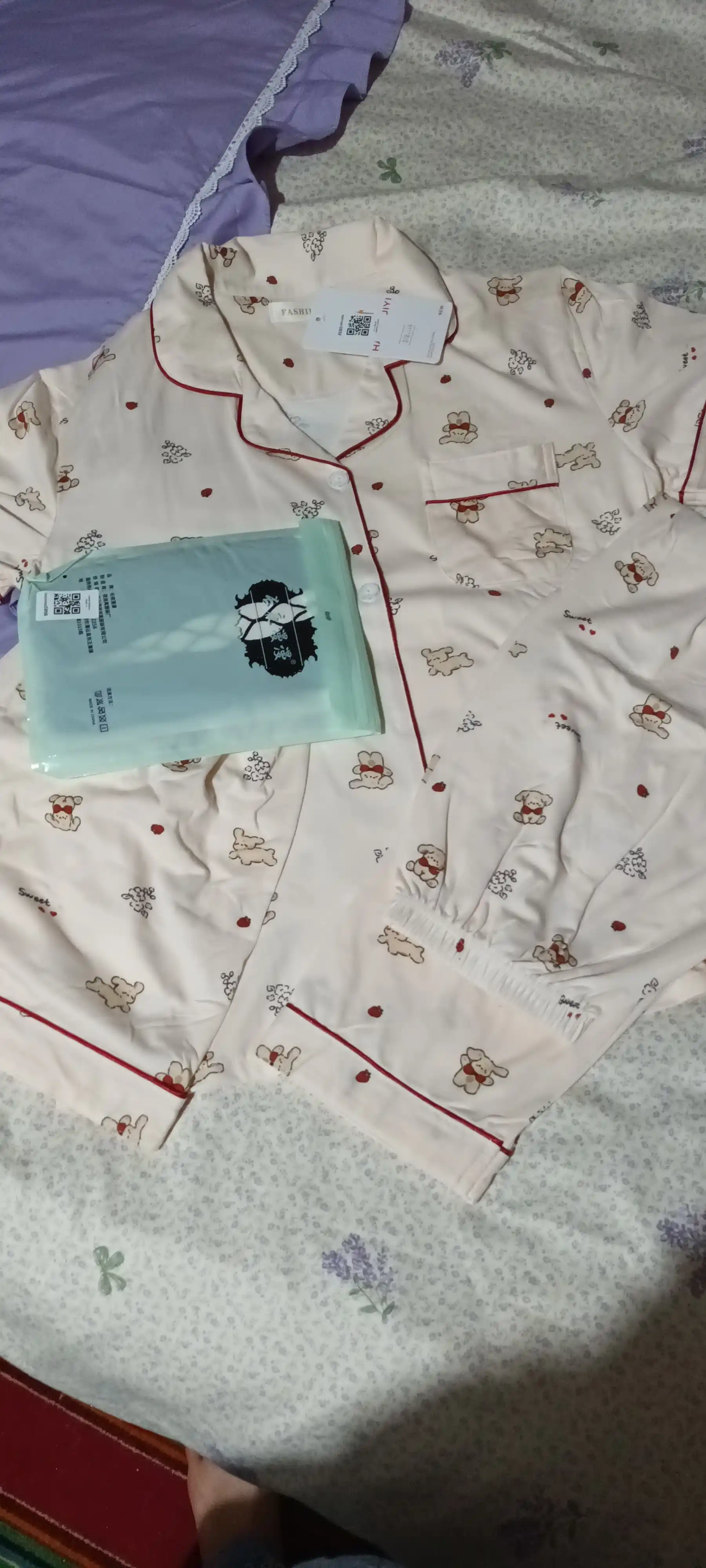 Женская пижама 3 в 1 из мягкой и приятной к телу полиэстеровой ткани + пеньюар в подарок