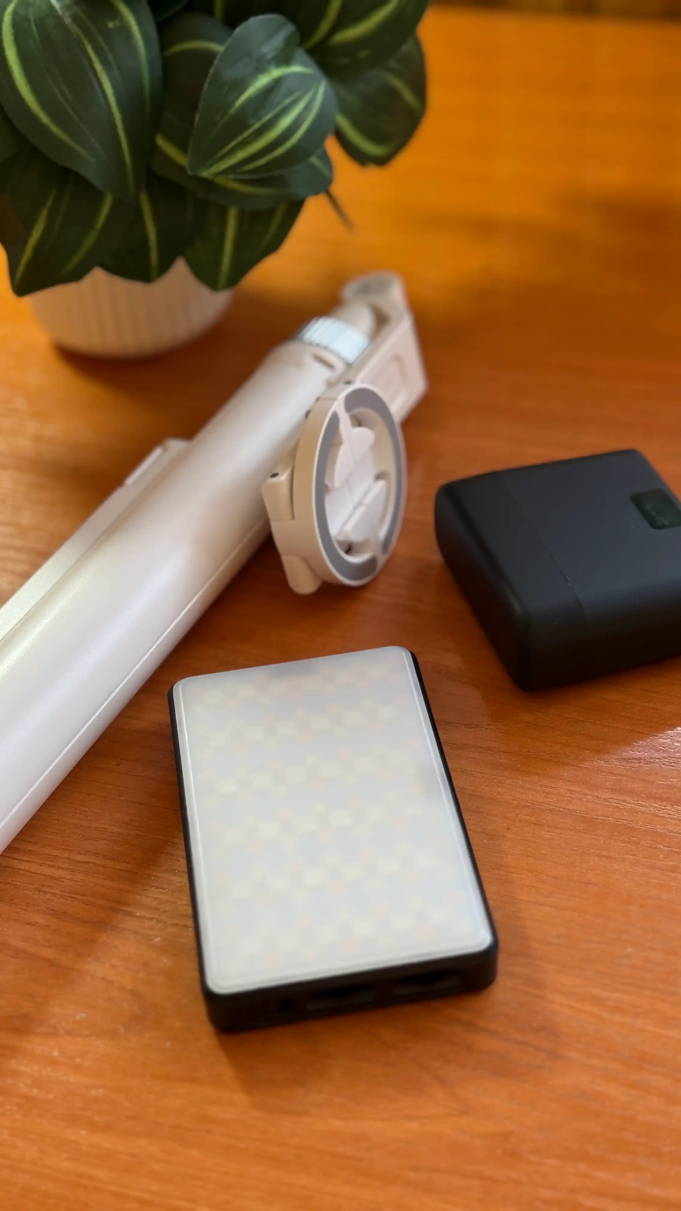 Ulanzi TT88 MagSafe — профессиональная 4-в-1 селфи-палка, с пультом и креплением Cold Shoe