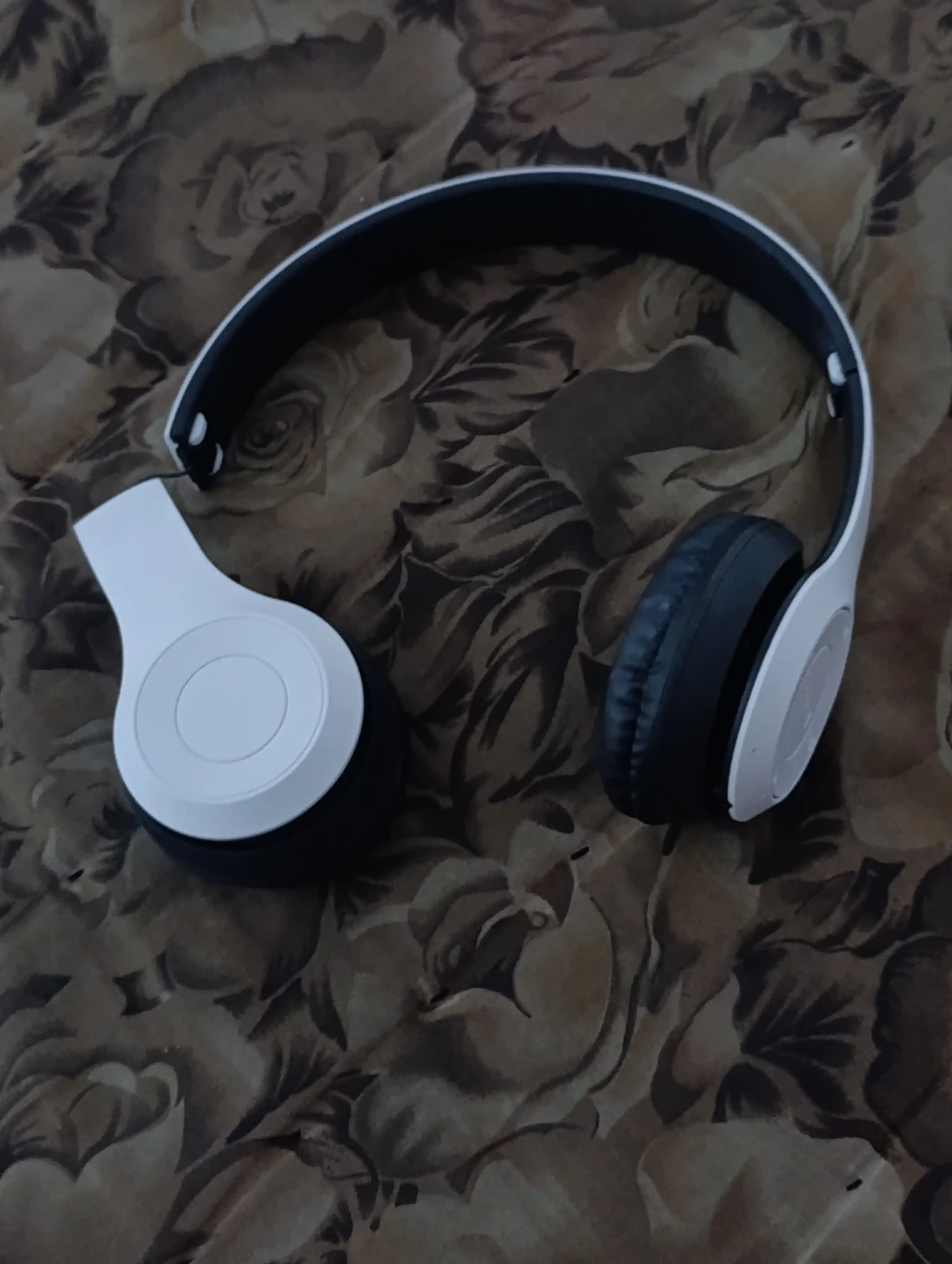 P47 Bluetooth Simsiz Quloqchin – Kuchli Bass, Mikrofonli, Android/iOS/PC