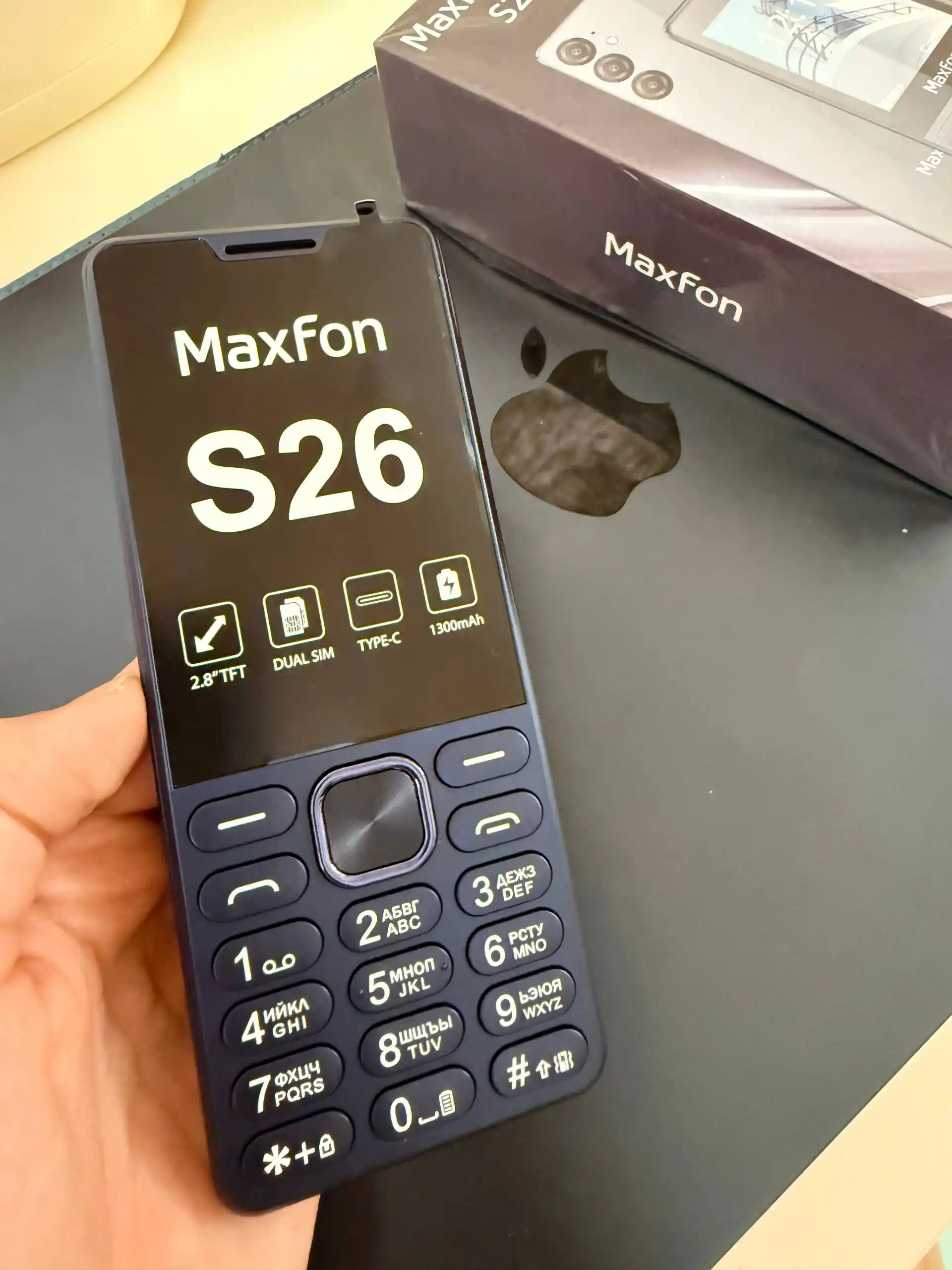 MaxFon S26 tugmali telefoni, 2 ta SIM-karta, Type-C zaryadlash, 1300 mAh, katta ekran