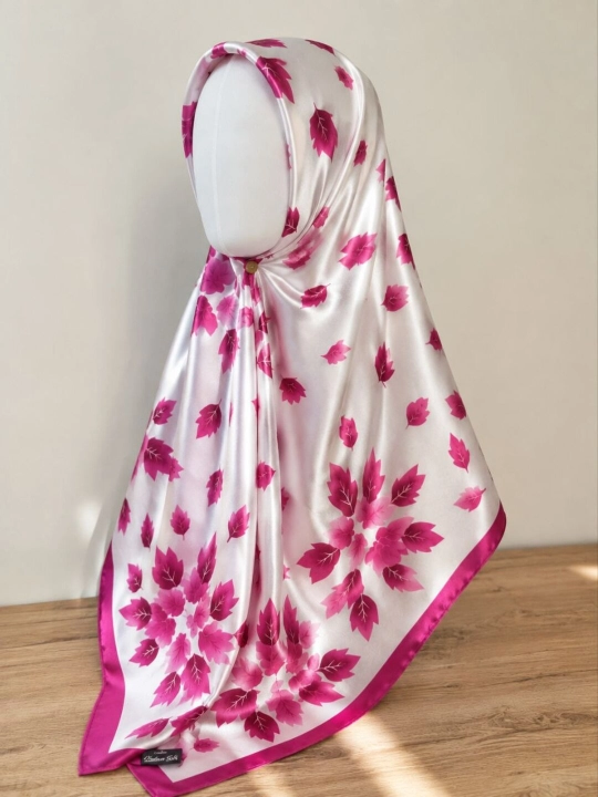 Женский платок Italian Silk из натурального шёлка, 110×110 см, с цветочным принтом