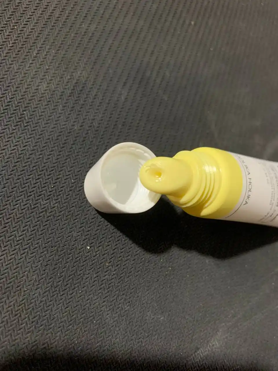 Holika Holika Good Cera seramidli lab balzami-moyi, rangsiz, namlantiruvchi, 10 g