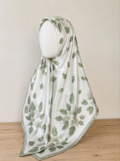 Женский платок Italian Silk из натурального шёлка, 110×110 см, с цветочным принтом