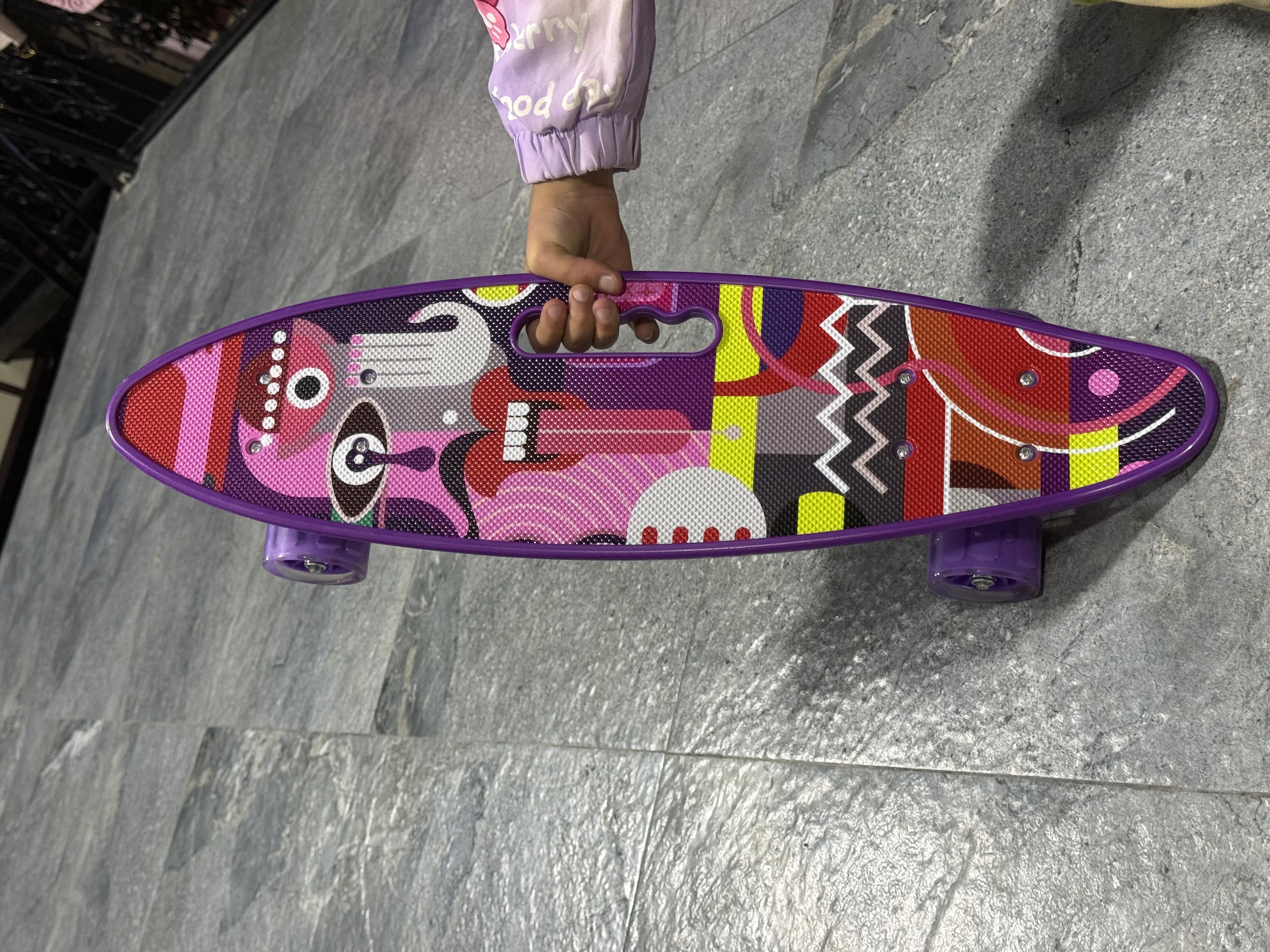 Skeytbord Penibord (Penny Board) – Yorug‘lik effektli gelliviy g‘ildiraklar