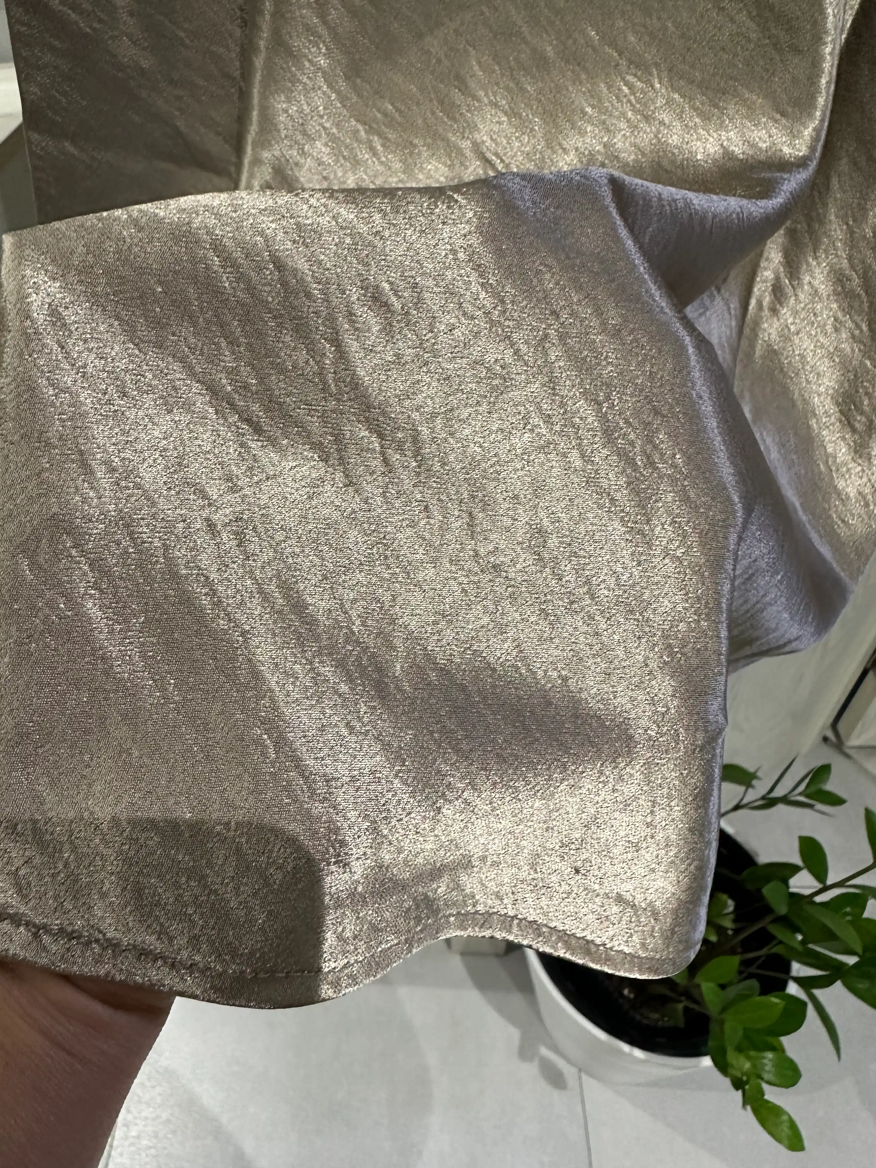 Ayollar uchun yubka, rezinkada, atlas, malomerka  - EllyFashion