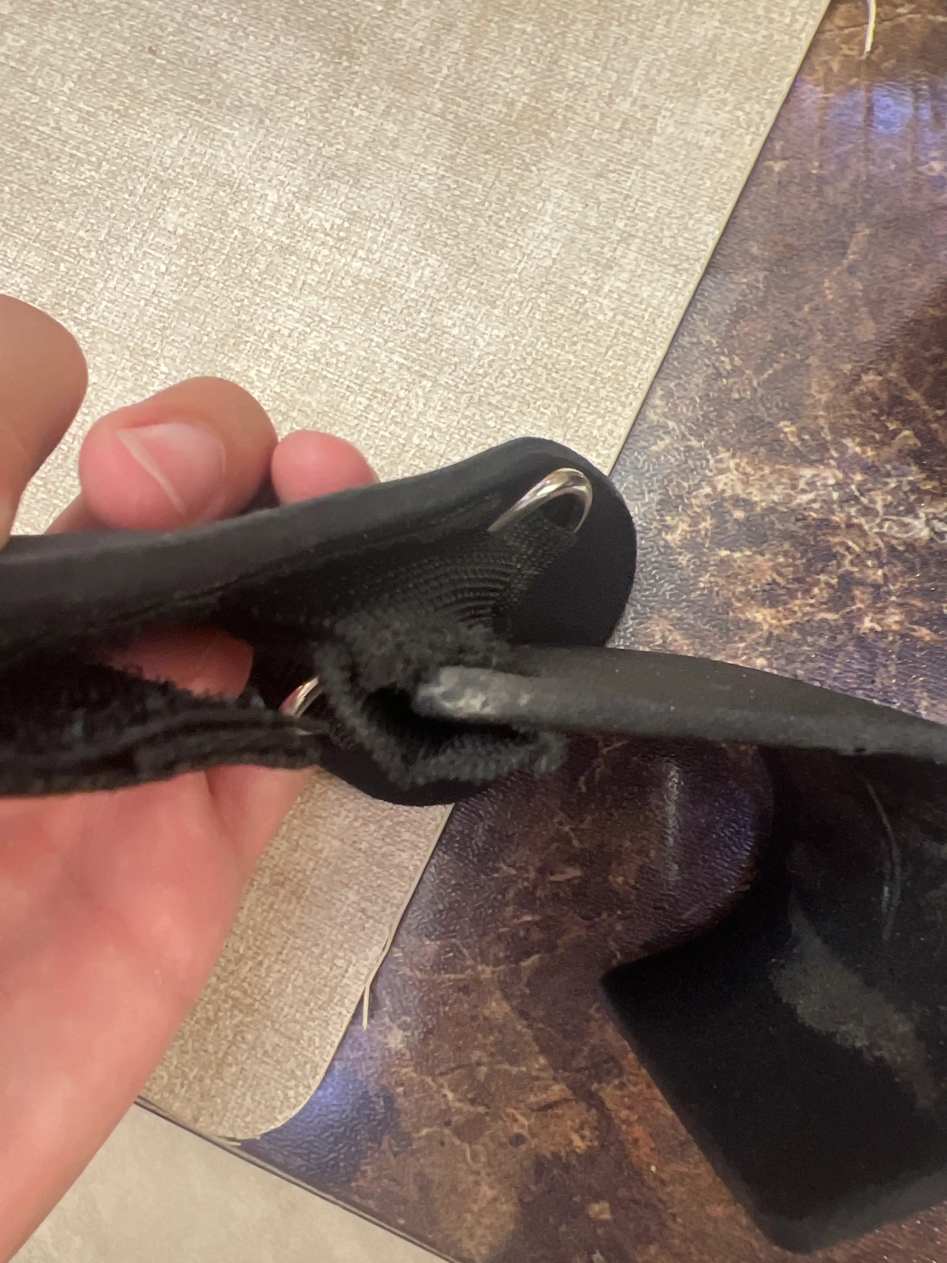 Turnikda tortilish va shtanga ko'tarish uchun maxsus ilgaklar, fitnes va krossfit