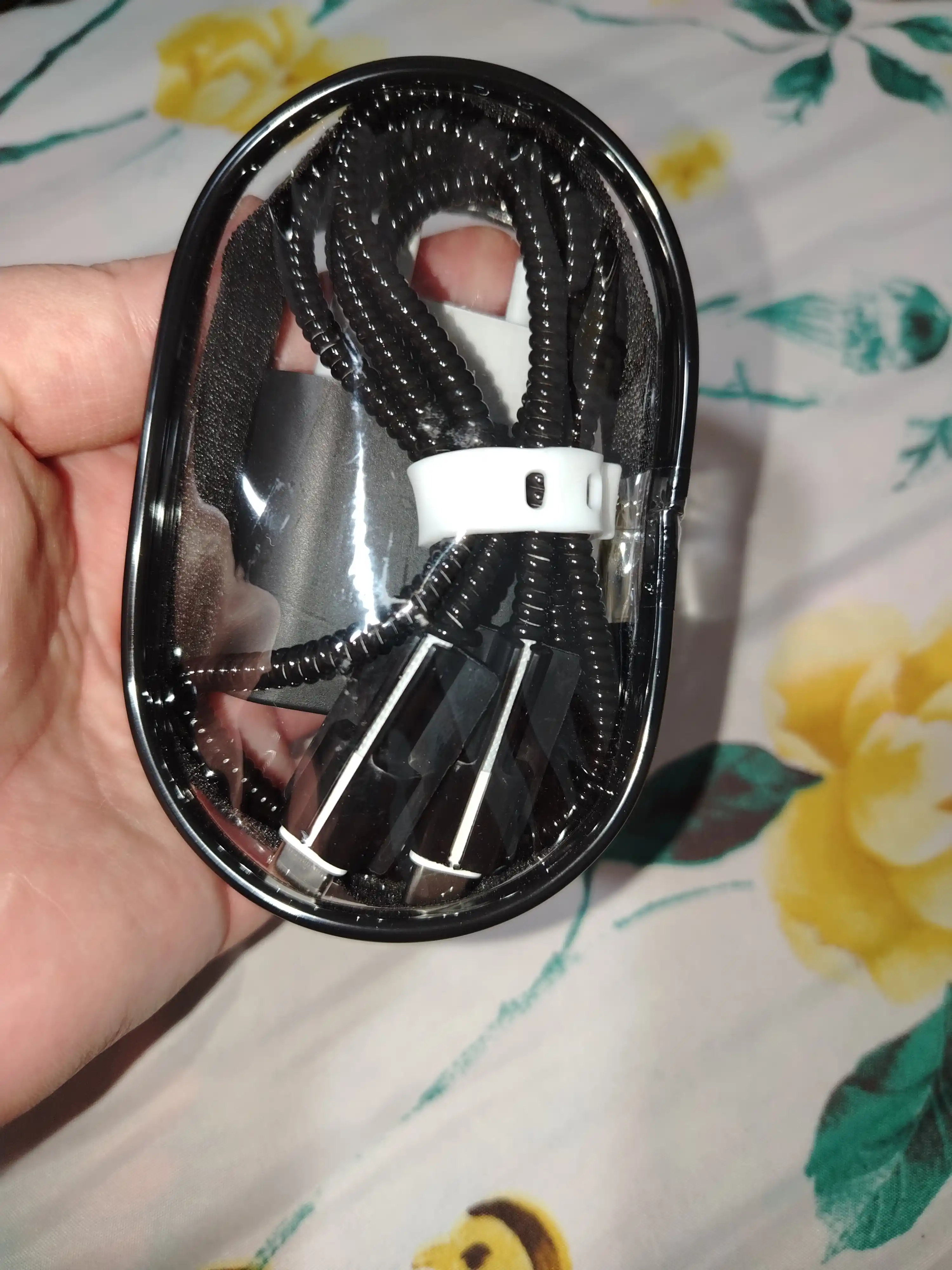 Kabel va zaryadlash qurilmasi uchun organayzer g‘ilof, zaryadlash uchun ixcham g‘ilof