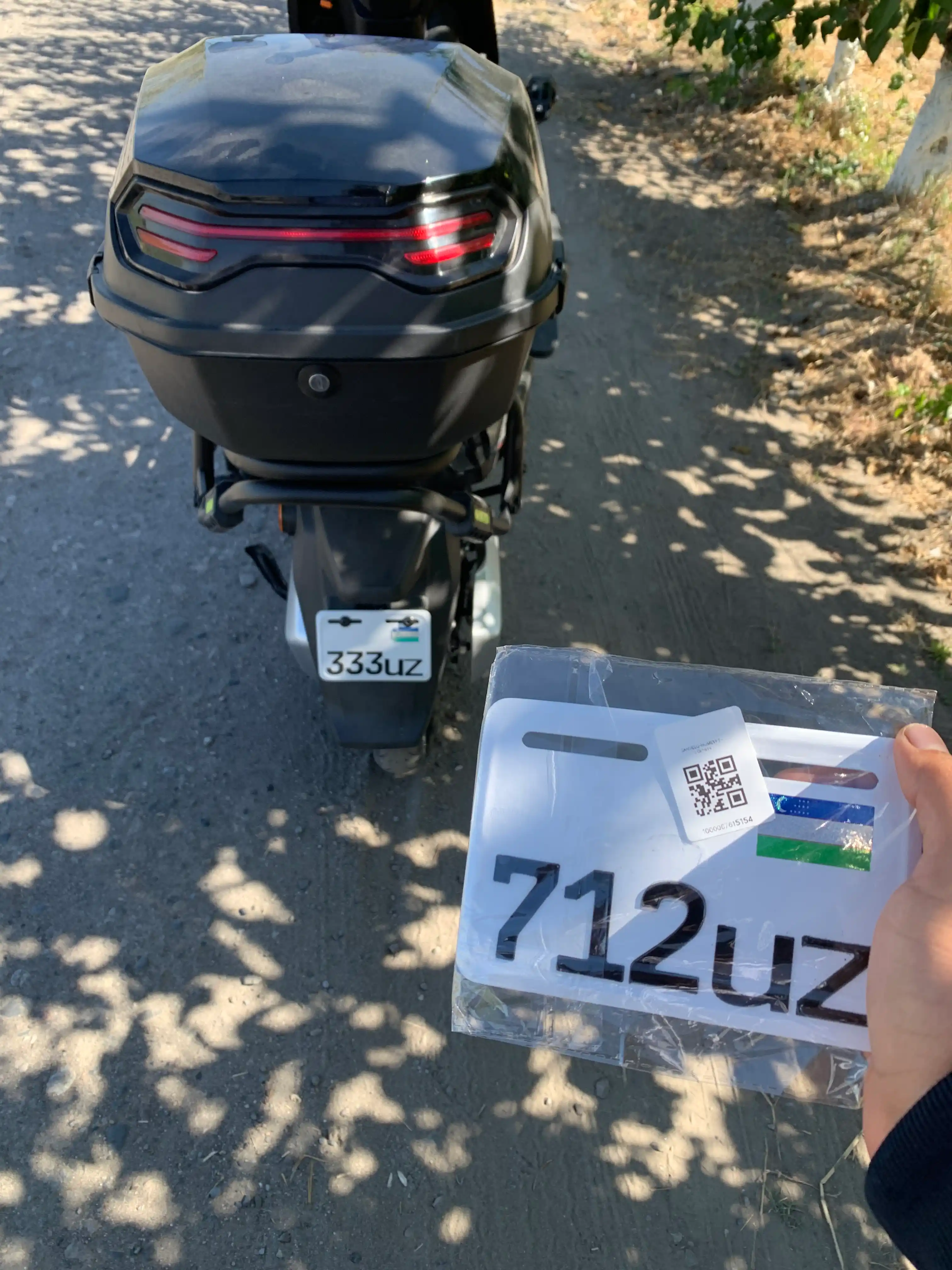 Aksessuar Nomer bo'yi 10 sm eni 15 sm, skuterlar va velosipedlar uchun 1 dona