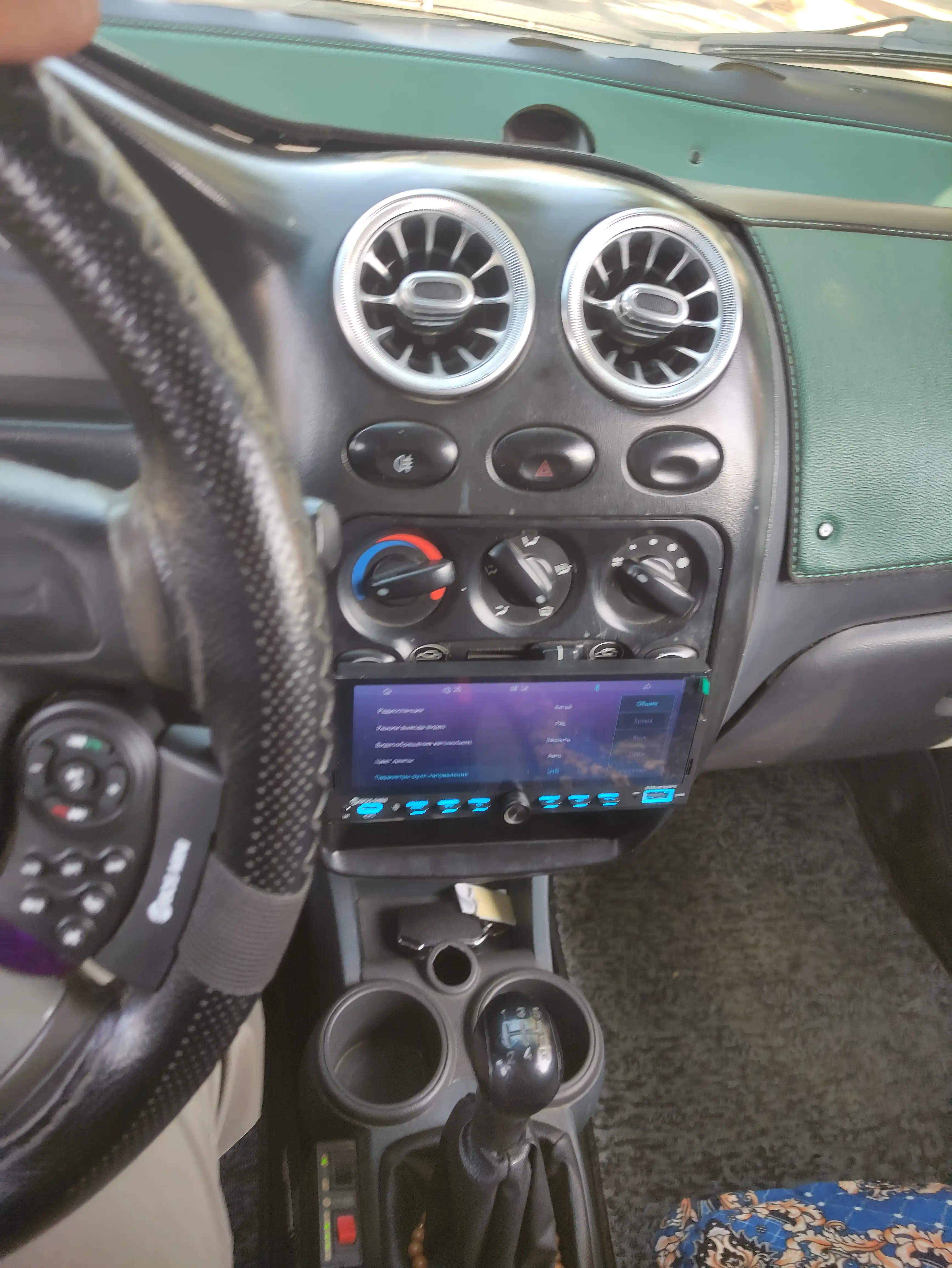 BOS-MINI BOS-678DP5 6.86" MP5 avtomagnitola CarPlay Android Auto Wi-Fi