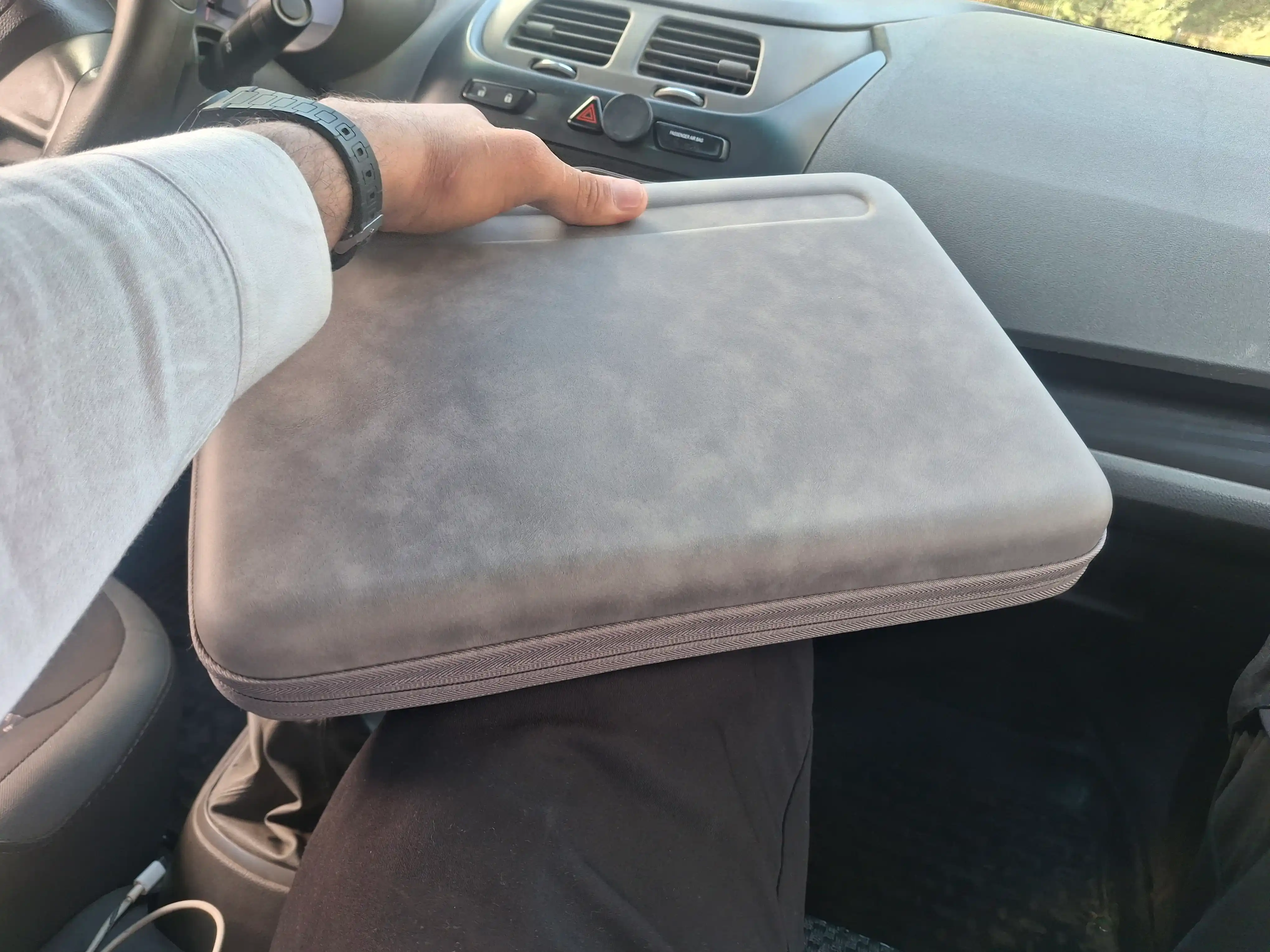 Noutbuk va MacBook uchun 13–14 dyumli qattiq korpusli himoya sumka