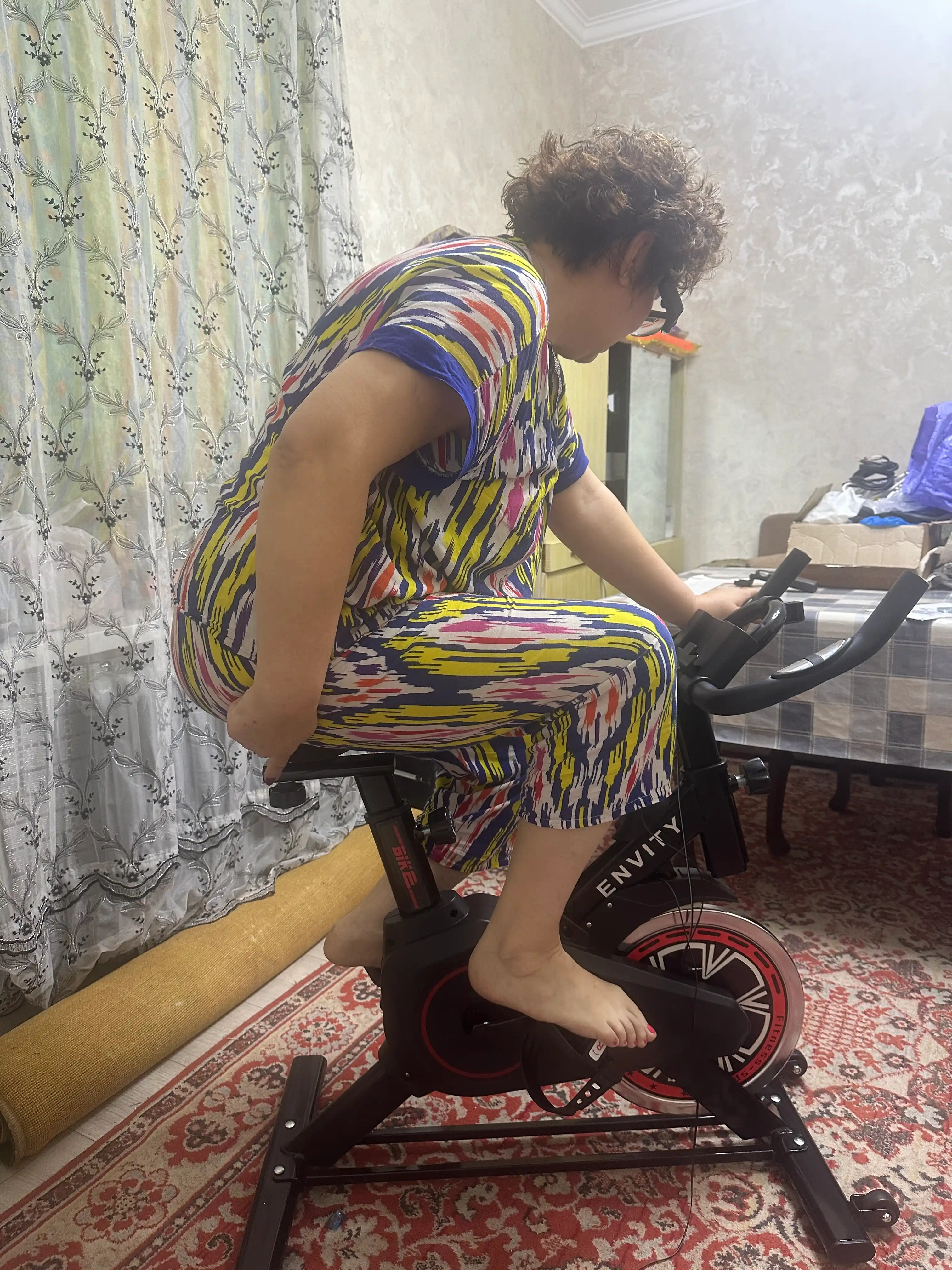 Velotrenajor EN Q7 LED displeyli, Bluetooth, 150 kg, uy uchun